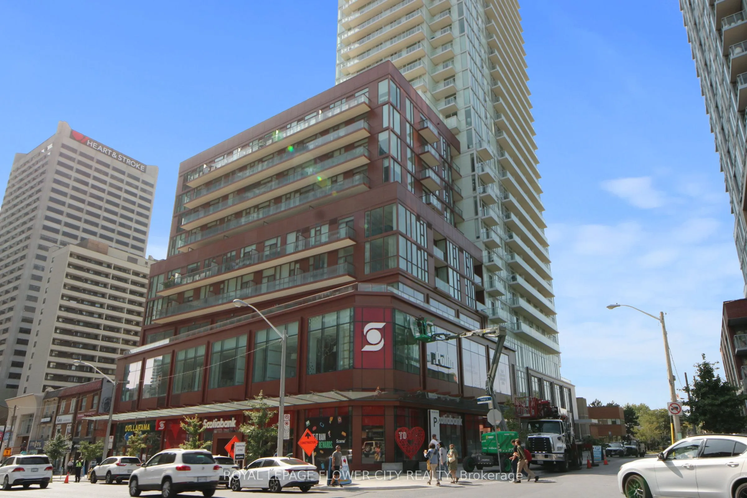 33 Helendale Avenue, #1101
