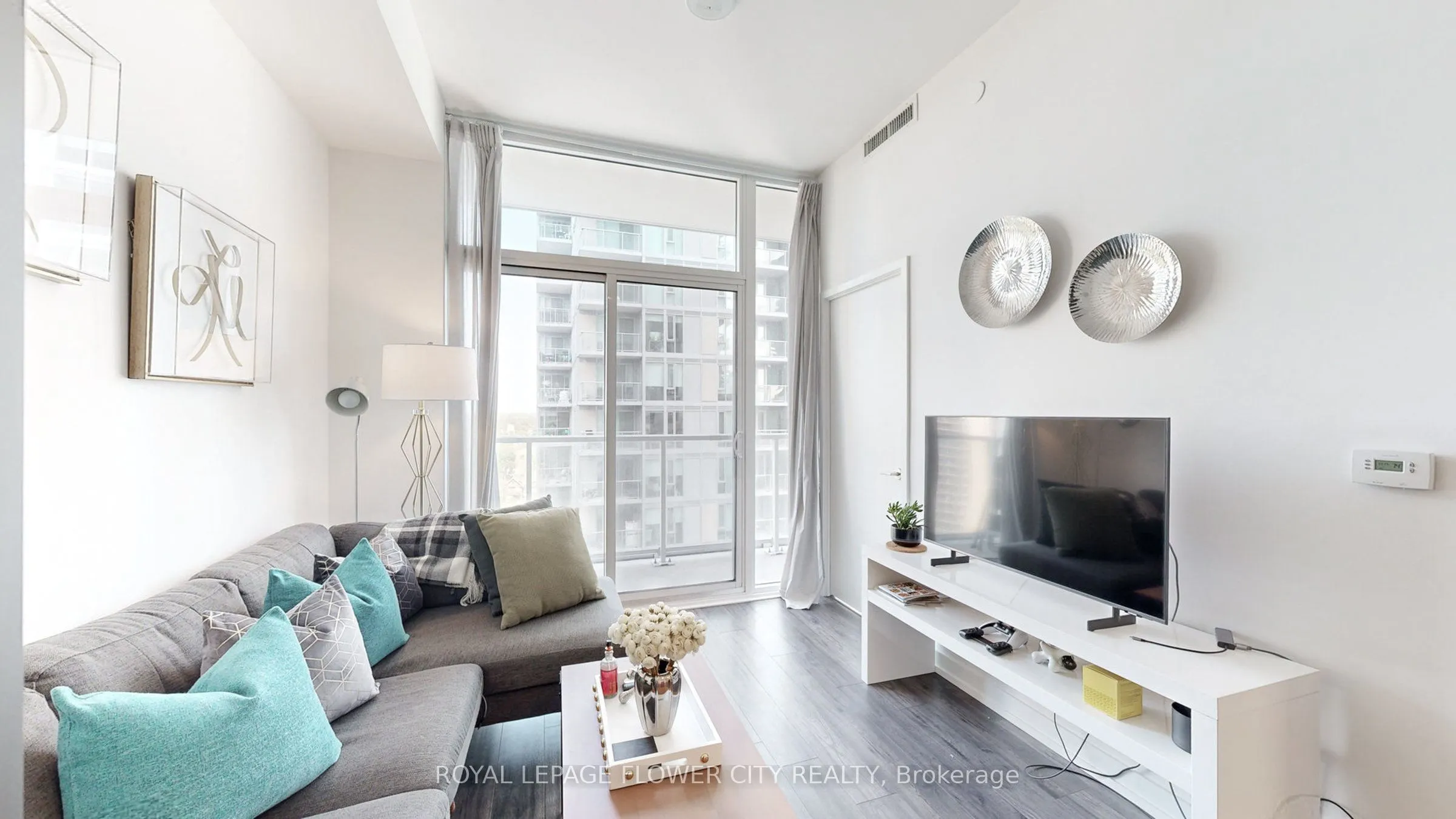 33 Helendale Avenue, #1101
