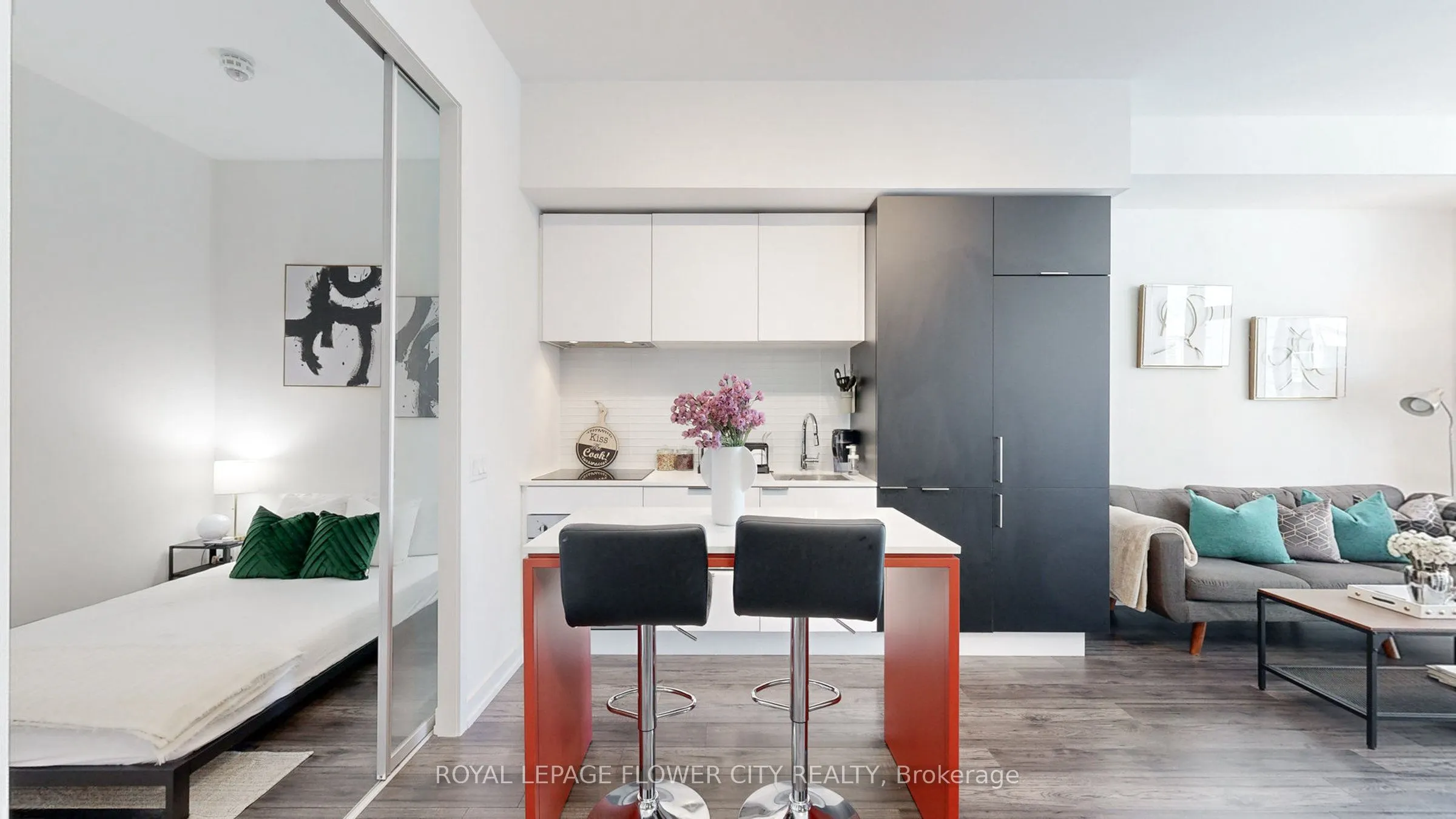 33 Helendale Avenue, #1101
