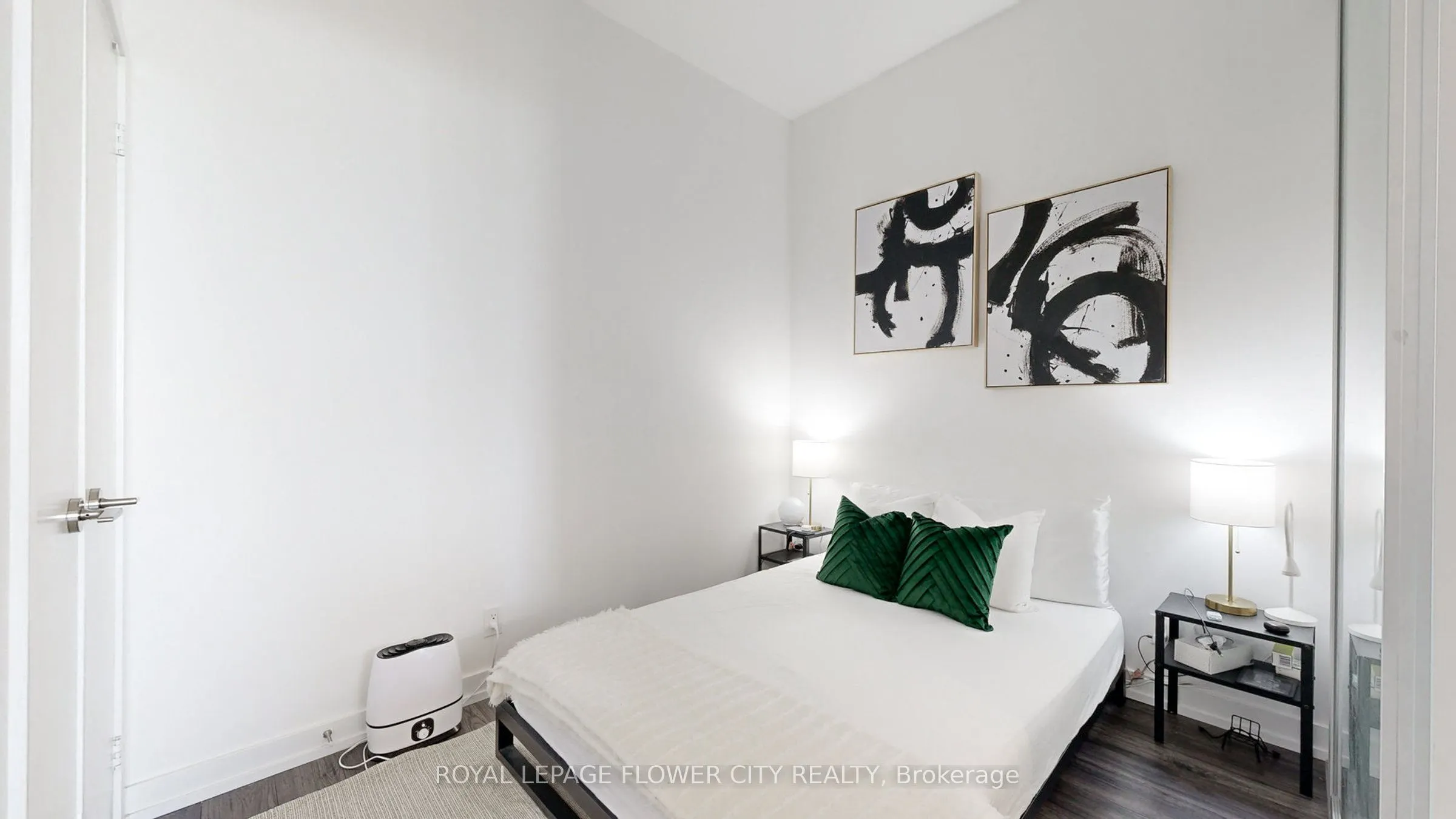 33 Helendale Avenue, #1101