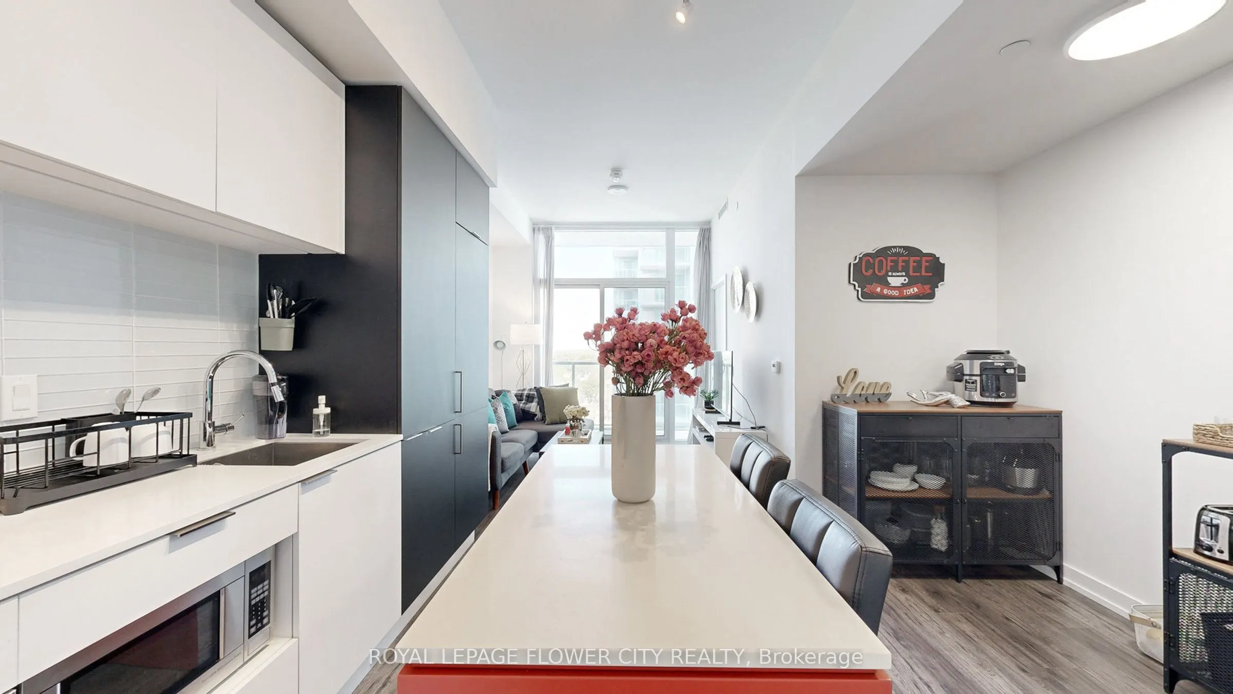 33 Helendale Avenue, #1101