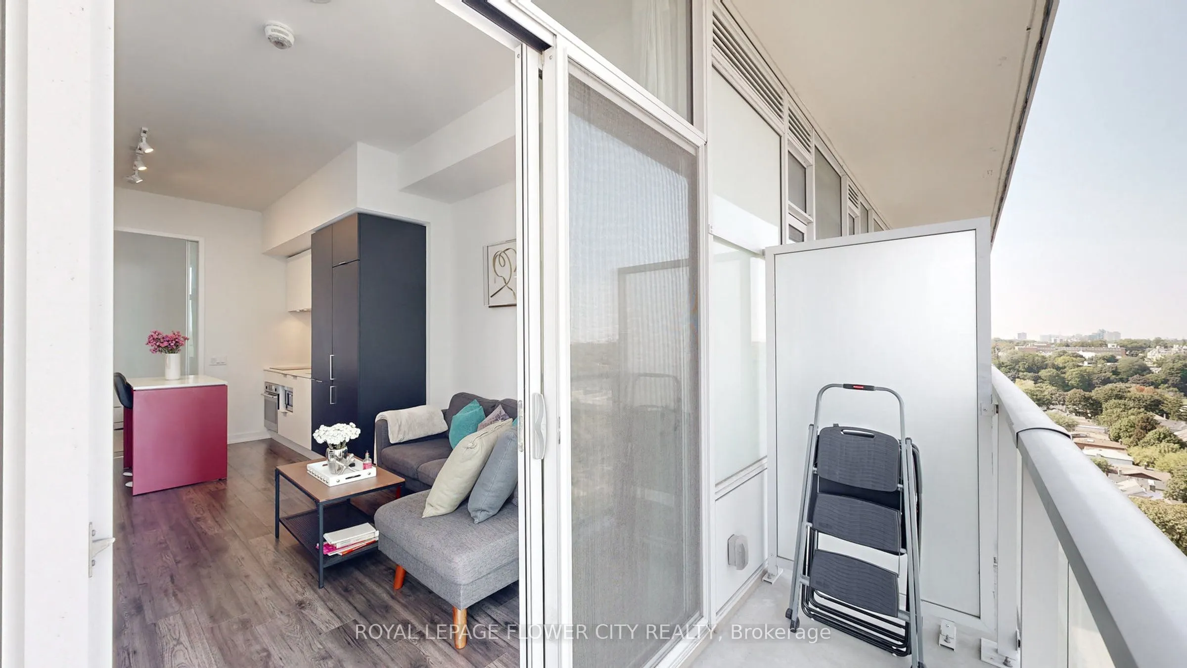 33 Helendale Avenue, #1101