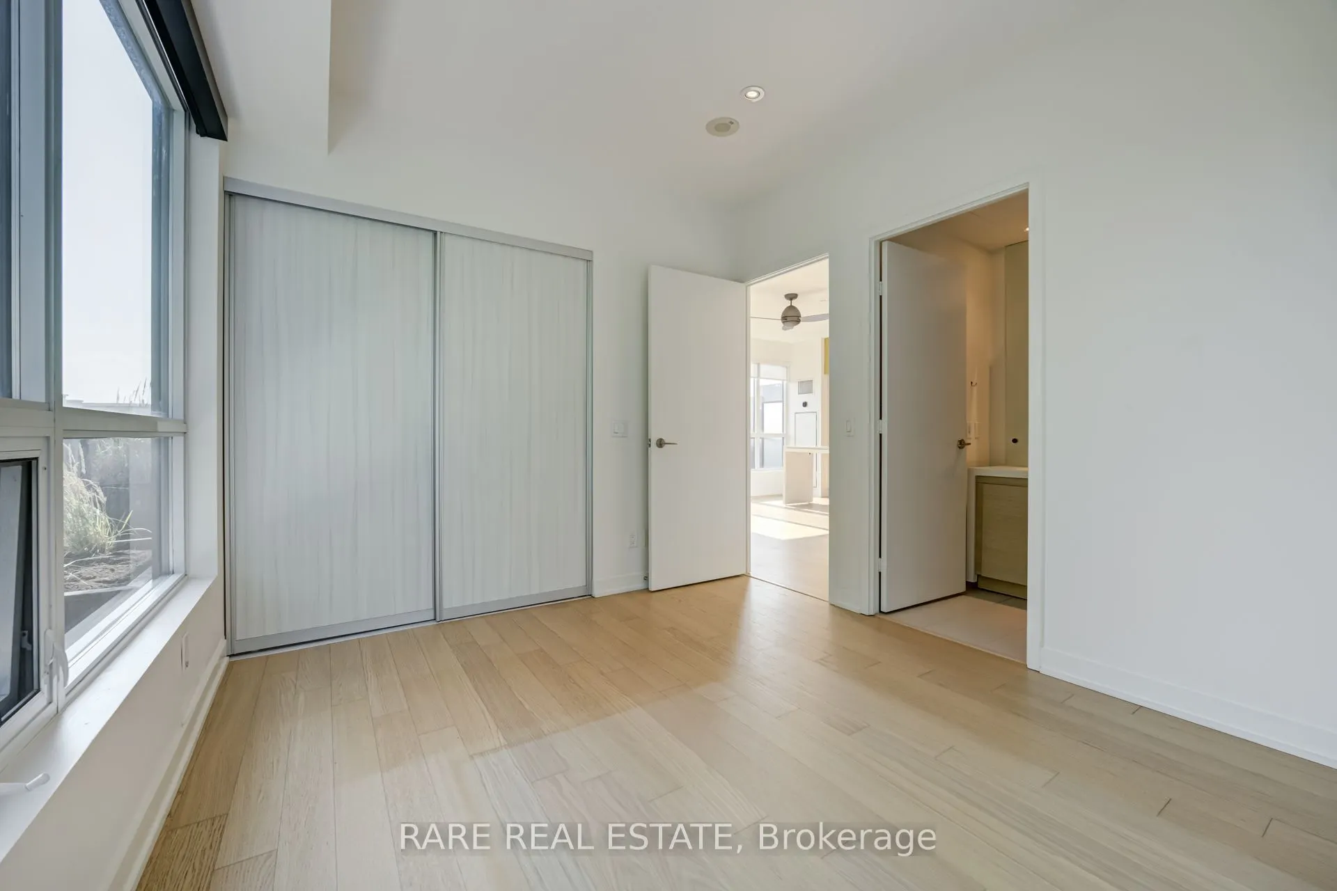 1030 King Street W, #458