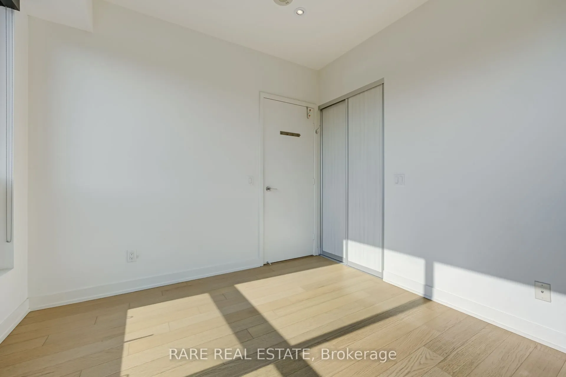 1030 King Street W, #458