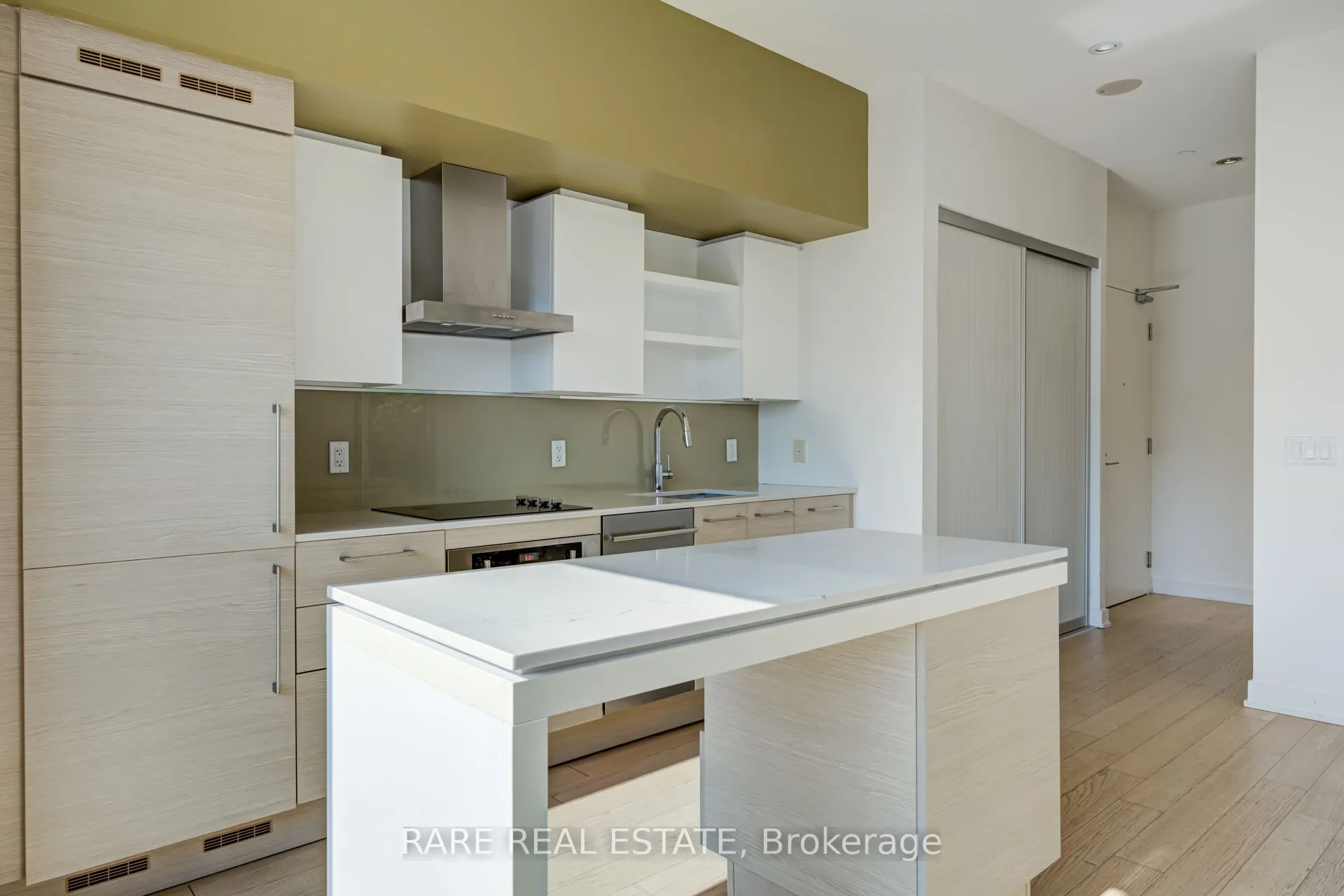 1030 King Street W, #458