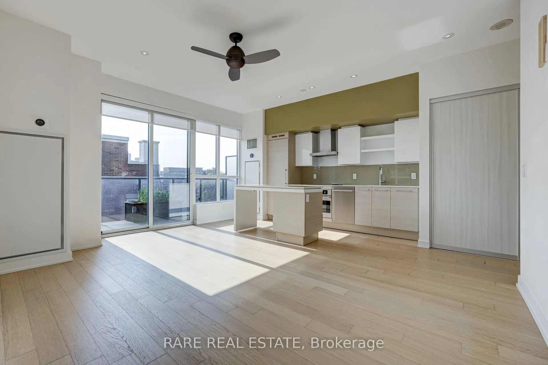 1030 King Street W, #458