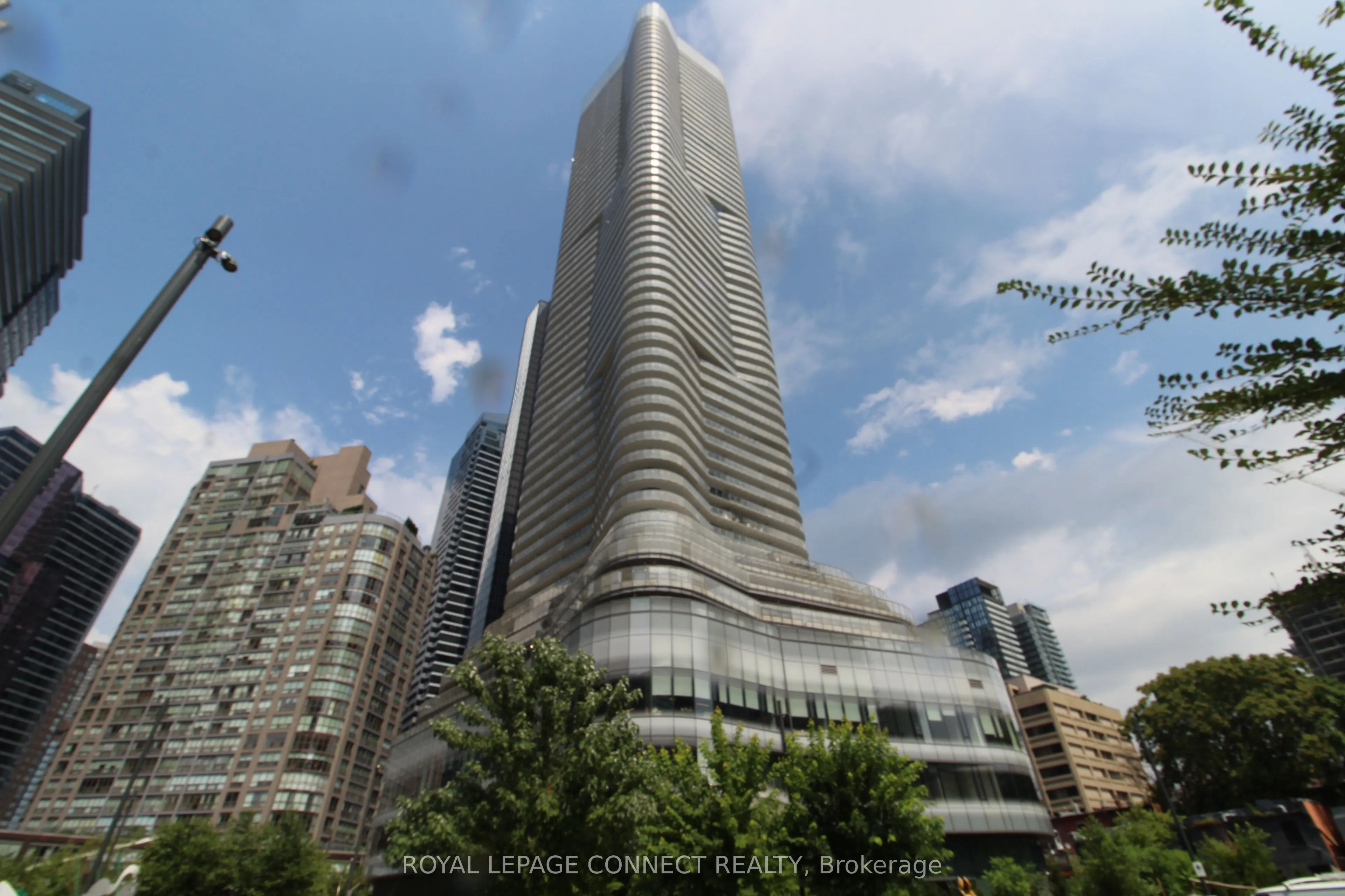 15 Wellesley Street W, #324