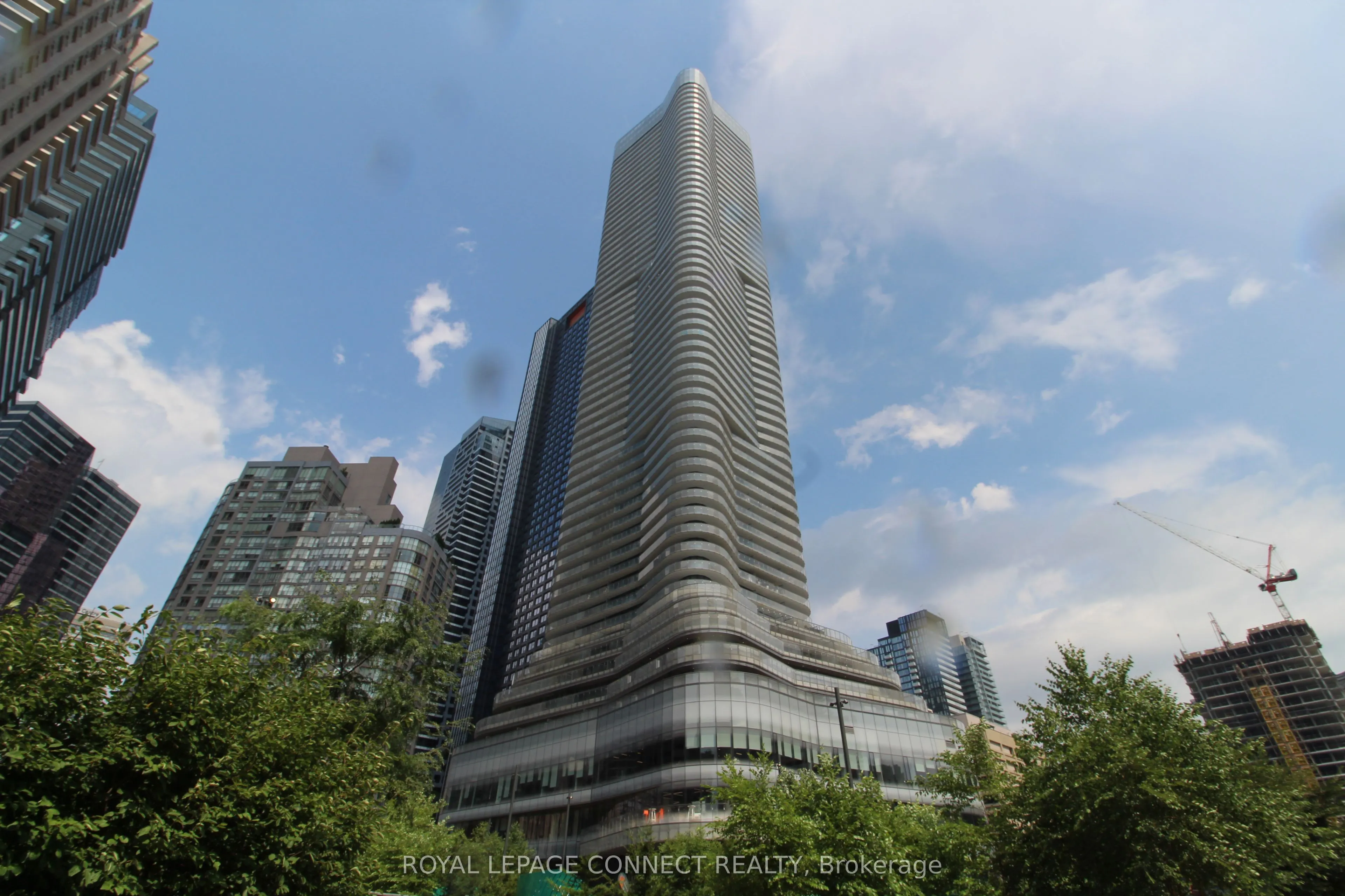15 Wellesley Street W, #324