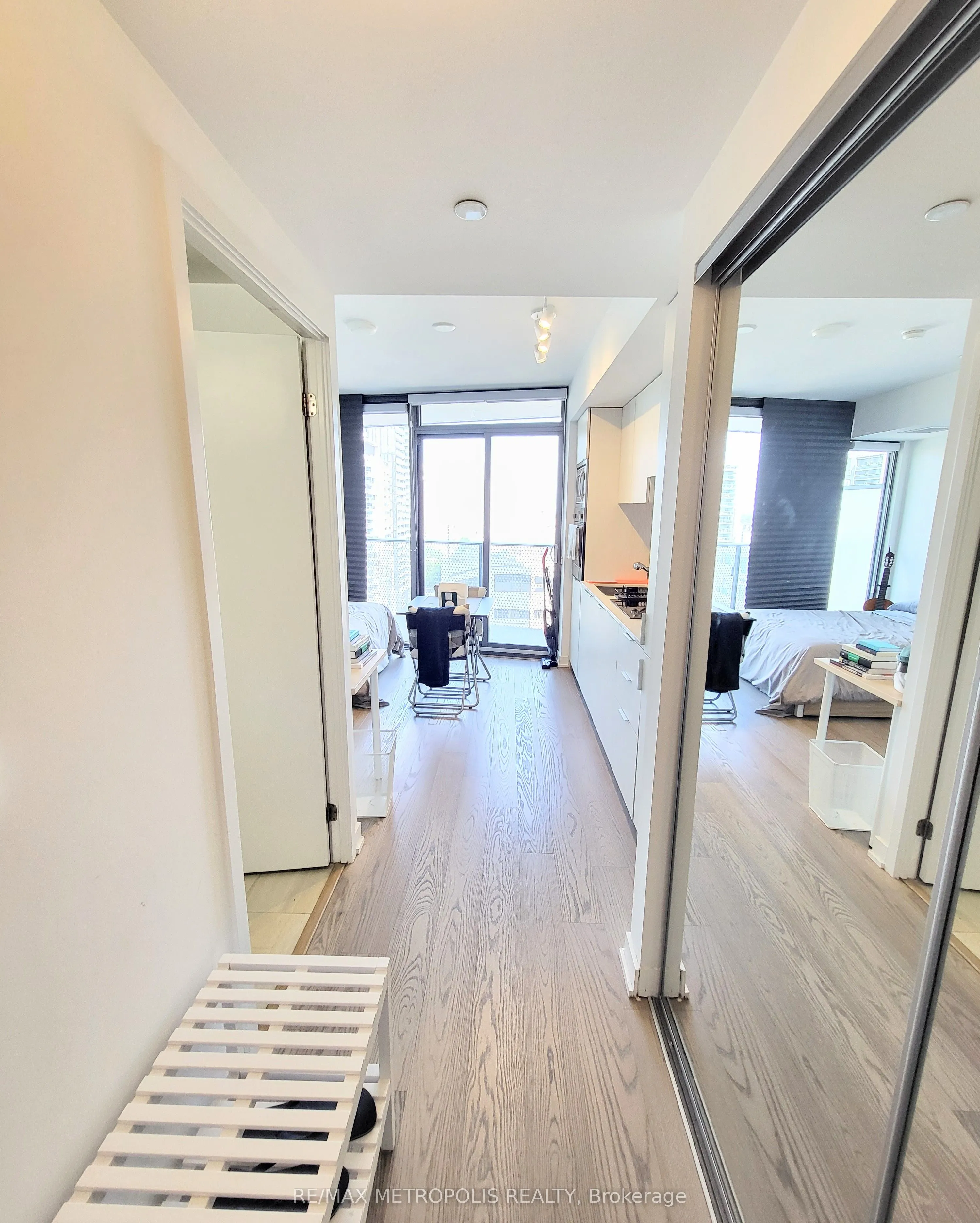 11 Wellesley Street W, #1412