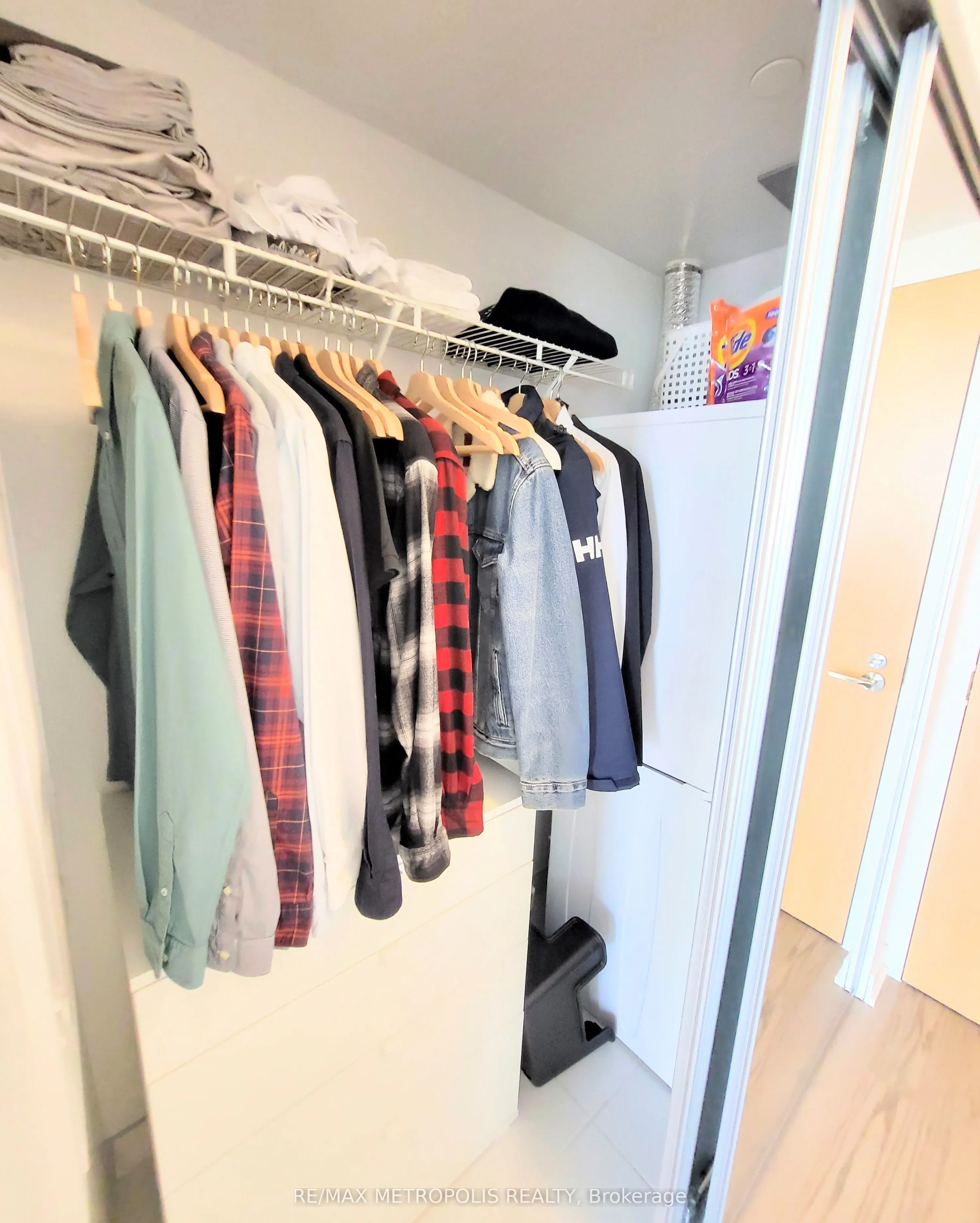 11 Wellesley Street W, #1412