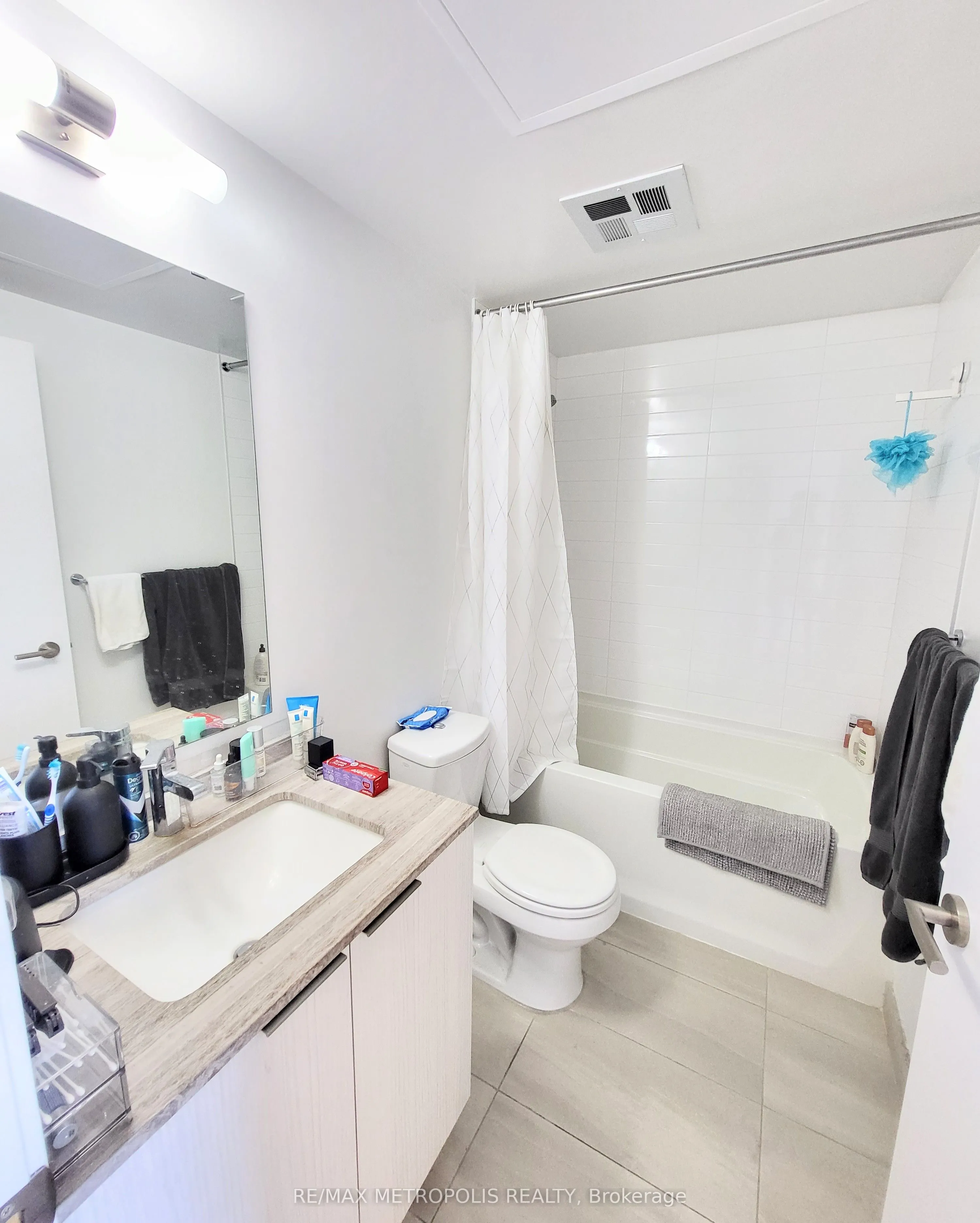 11 Wellesley Street W, #1412