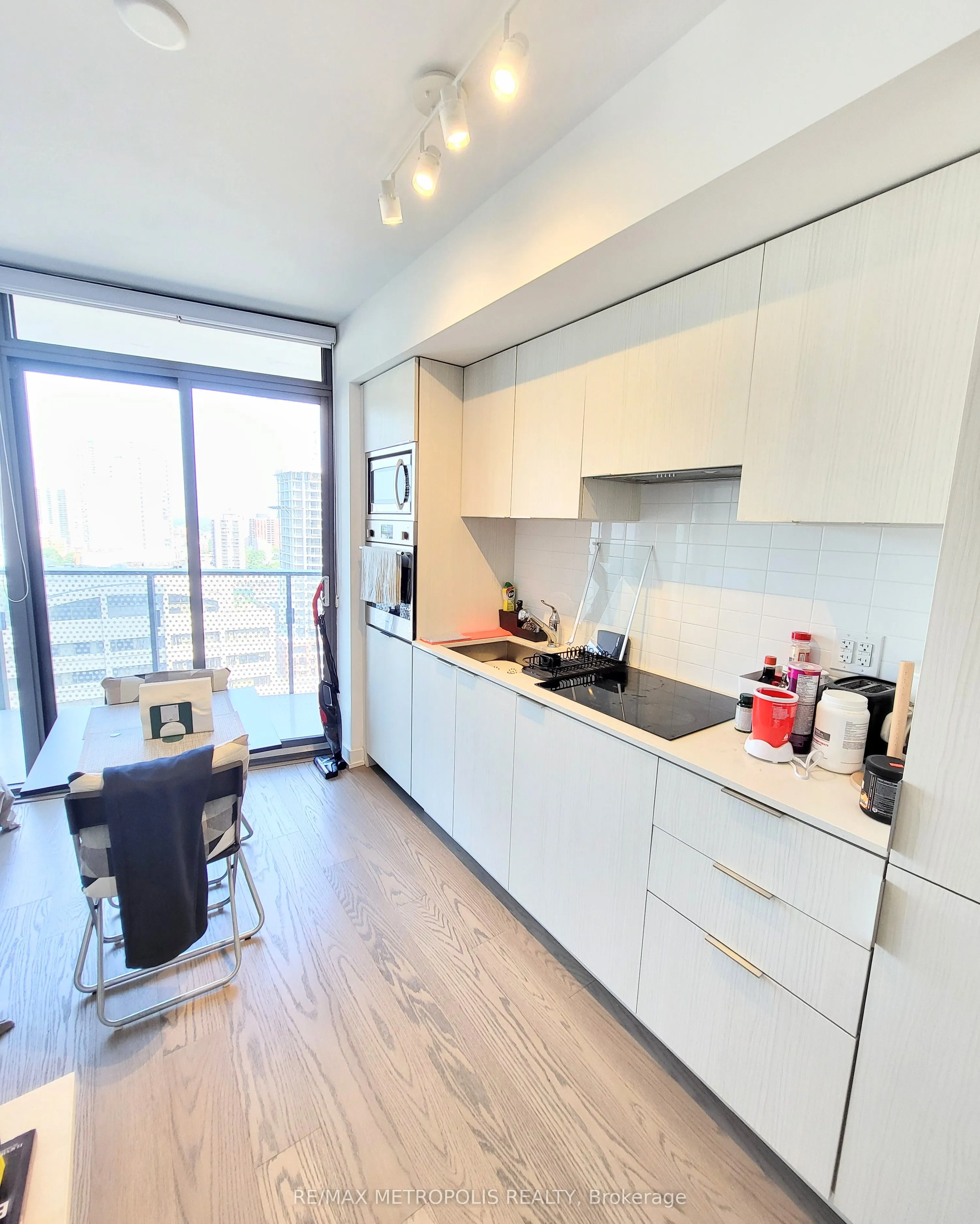 11 Wellesley Street W, #1412