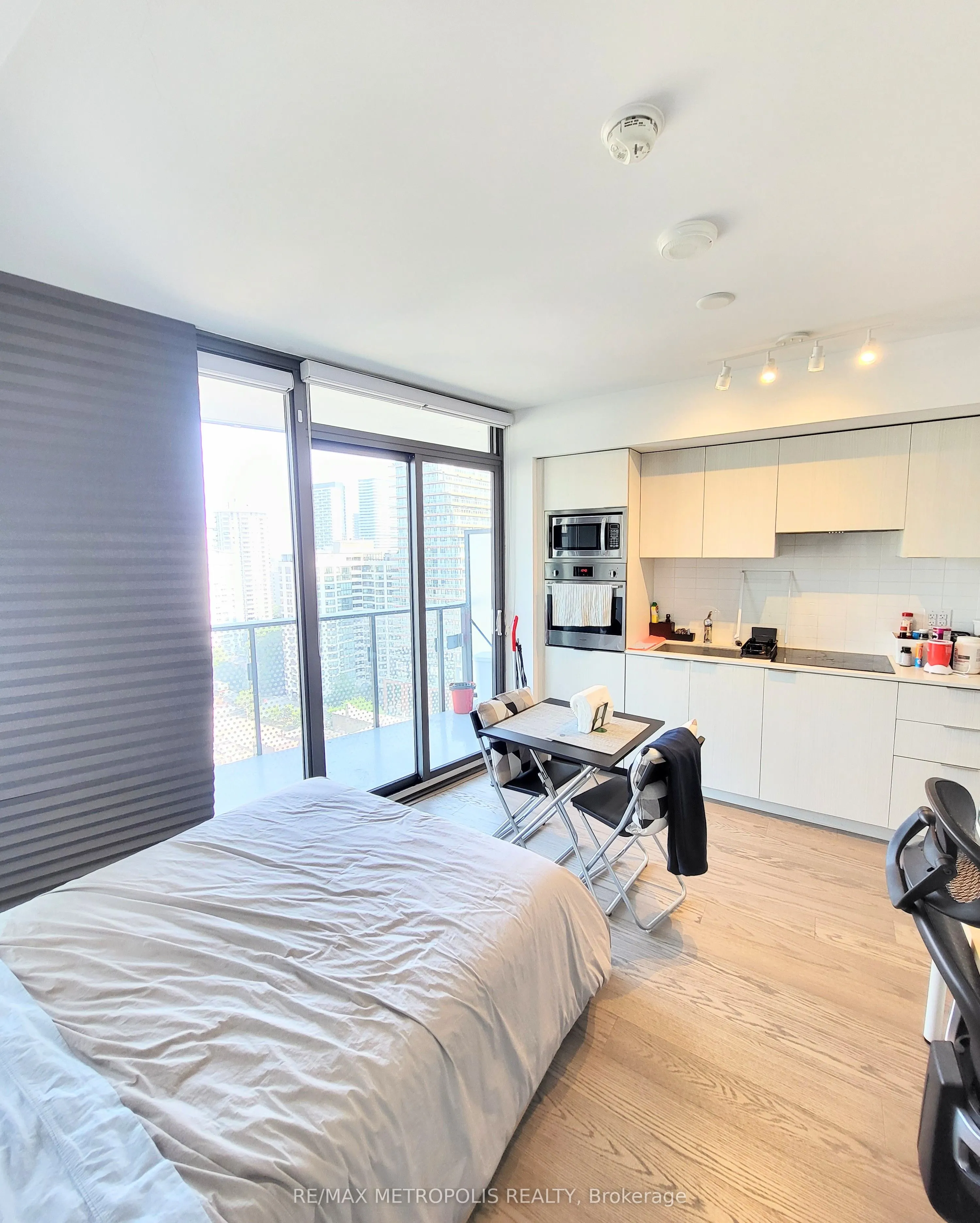 11 Wellesley Street W, #1412