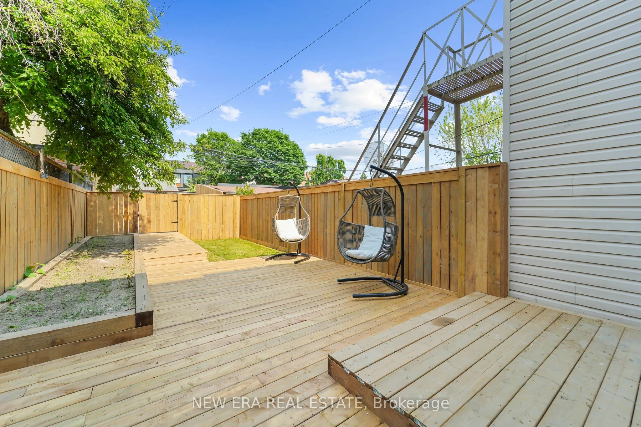 113 Bellwoods Avenue