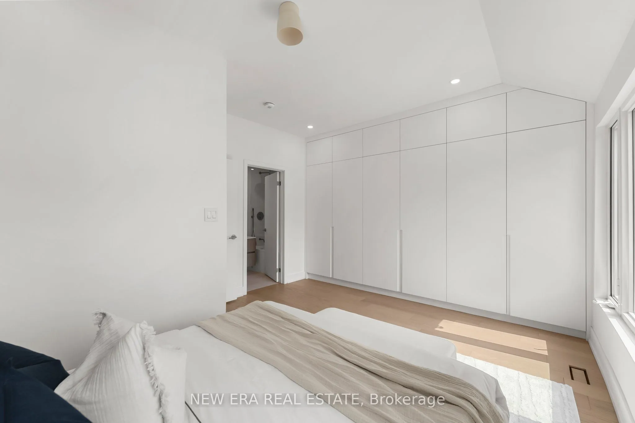 113 Bellwoods Avenue