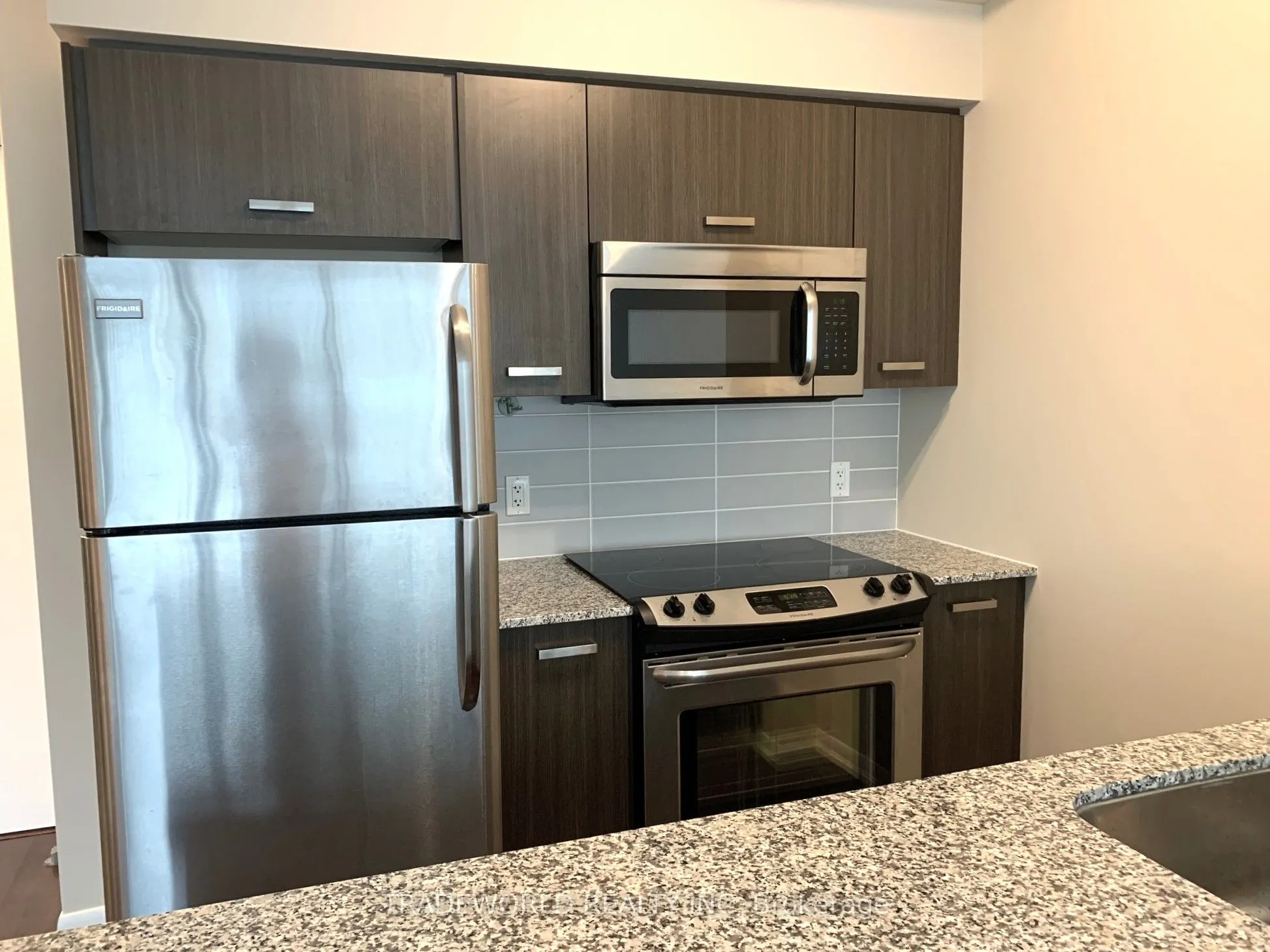 832 Bay Street, #904