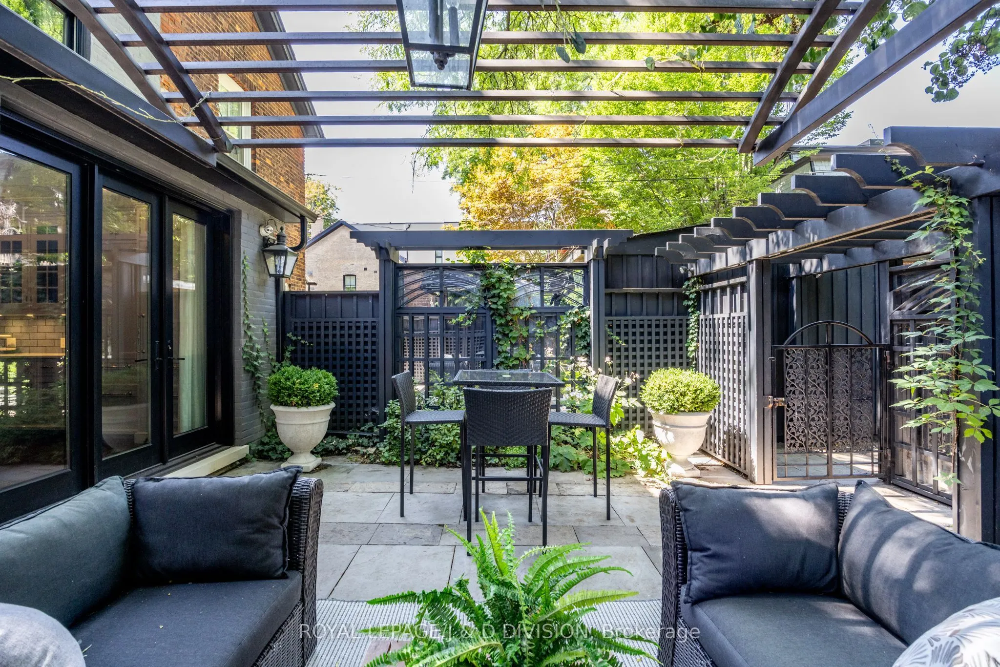 36 Boswell Avenue