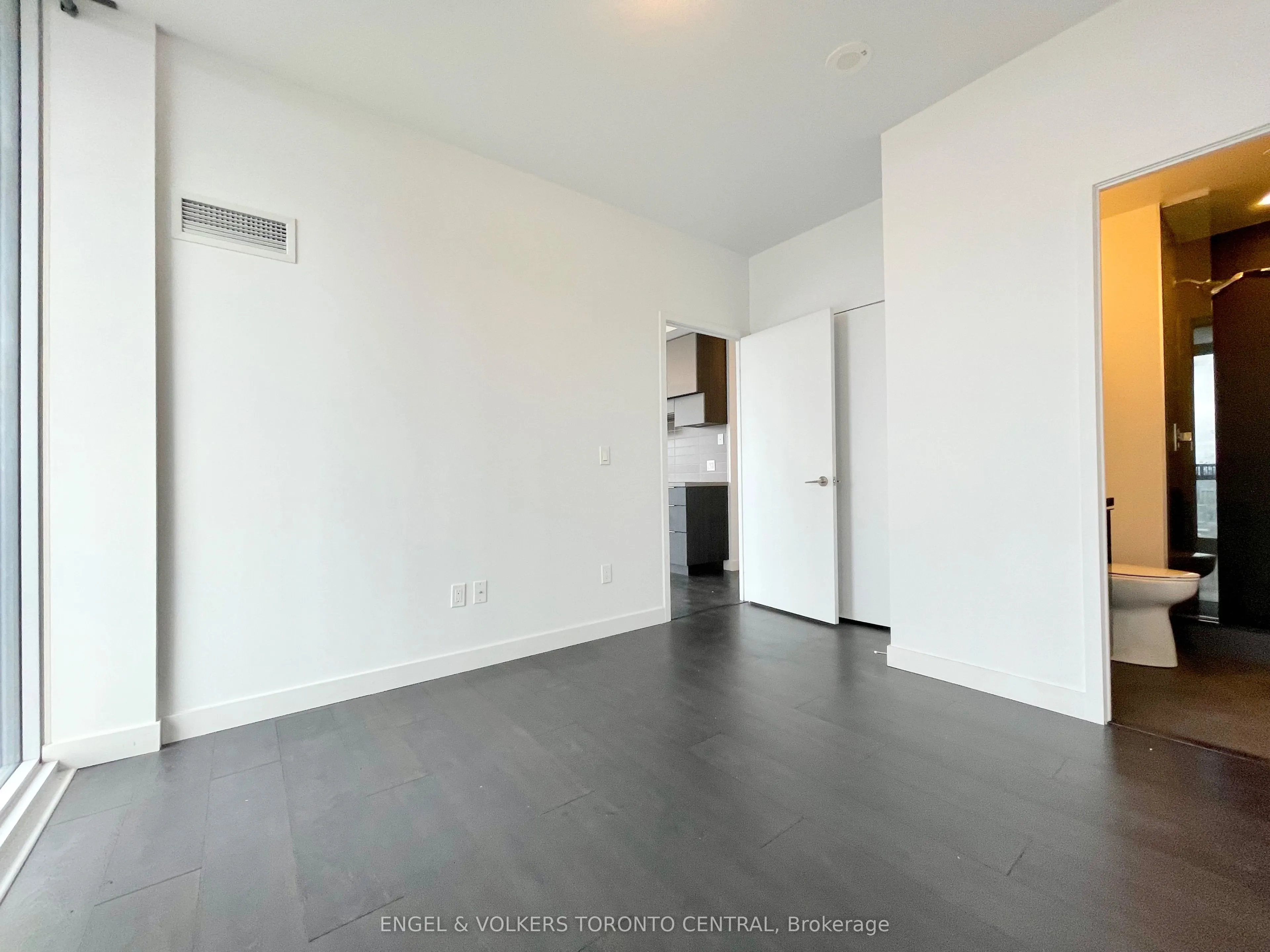 8 Eglinton Avenue E, #3002