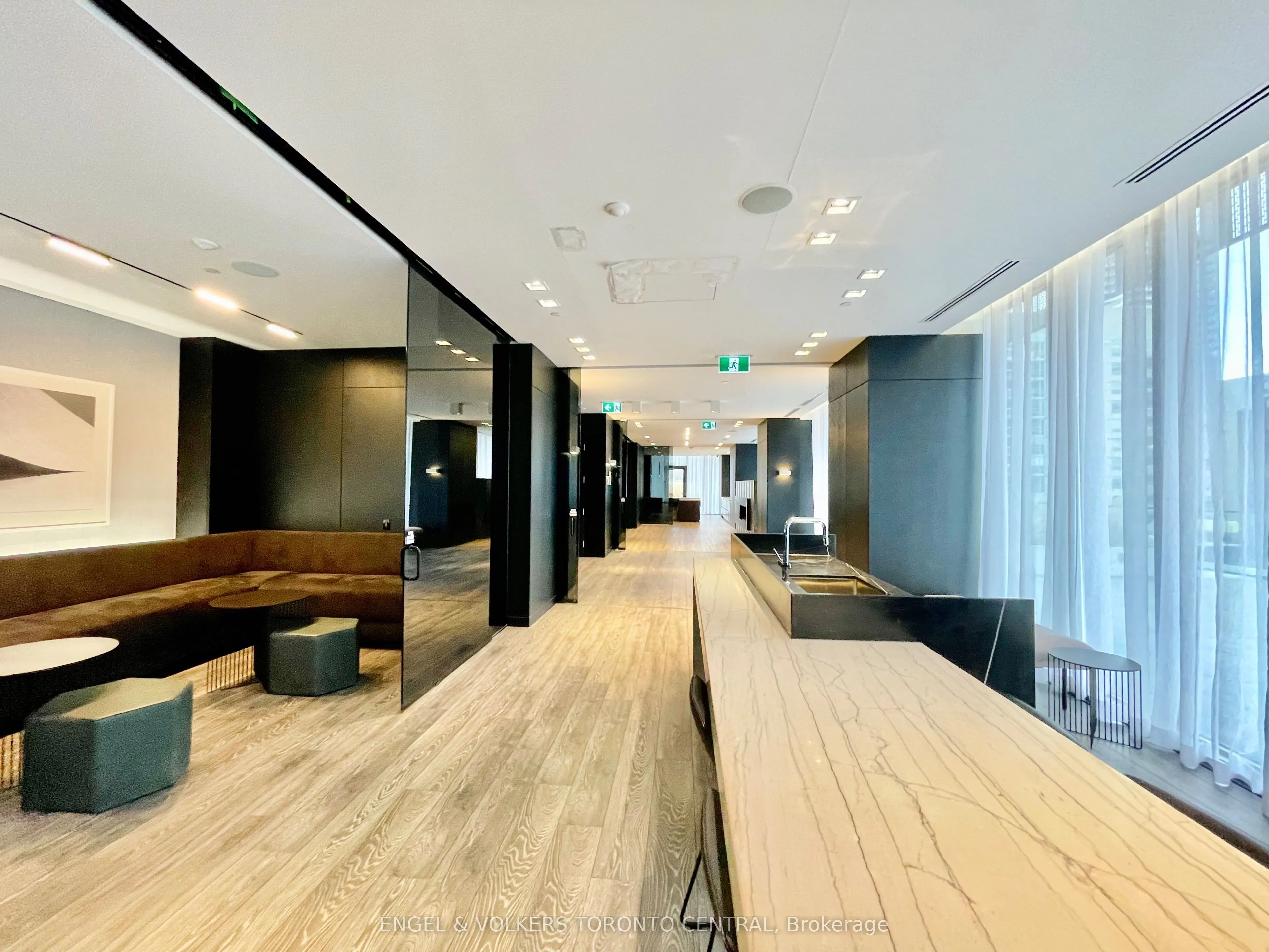 8 Eglinton Avenue E, #3002