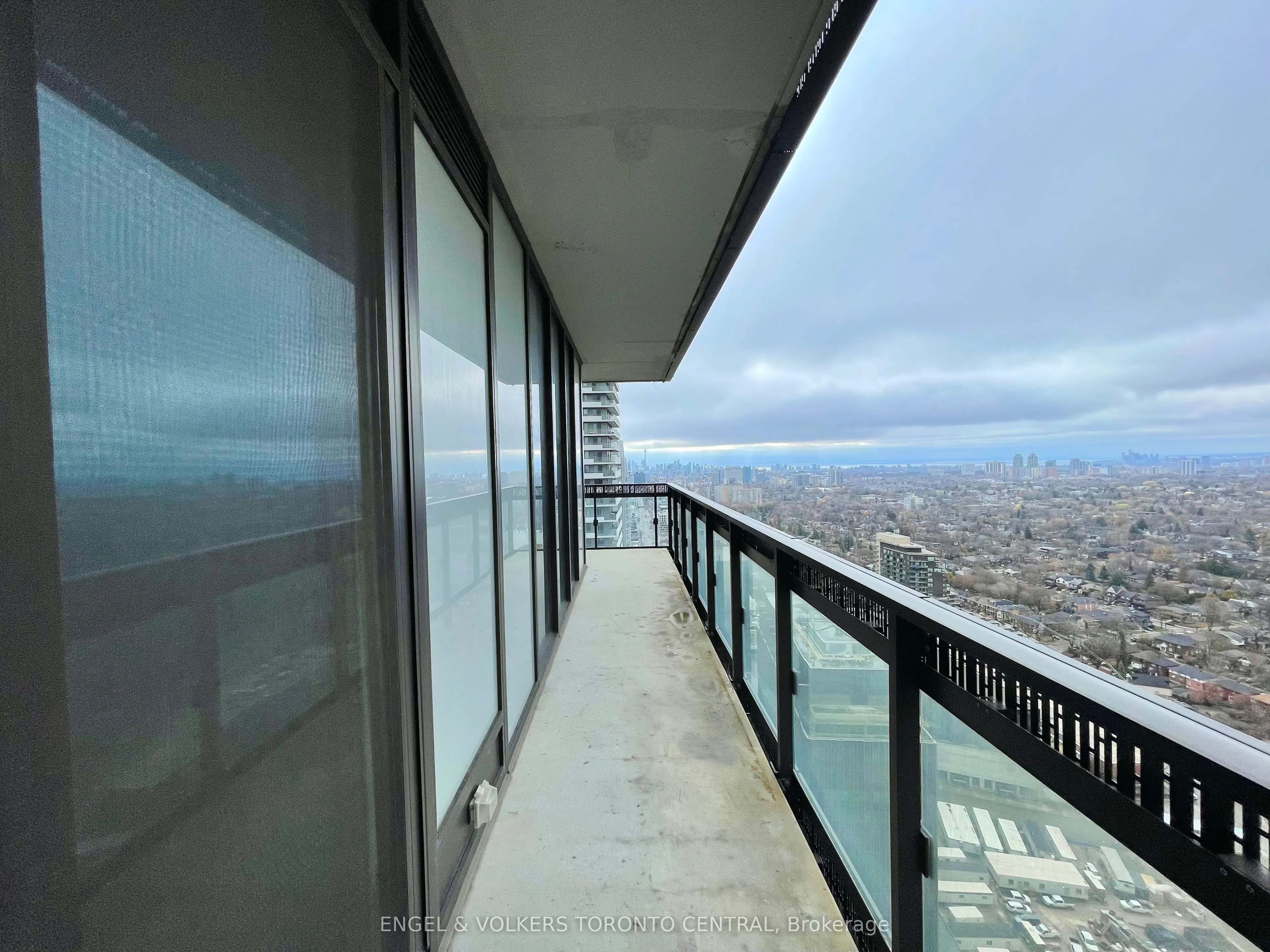 8 Eglinton Avenue E, #3002