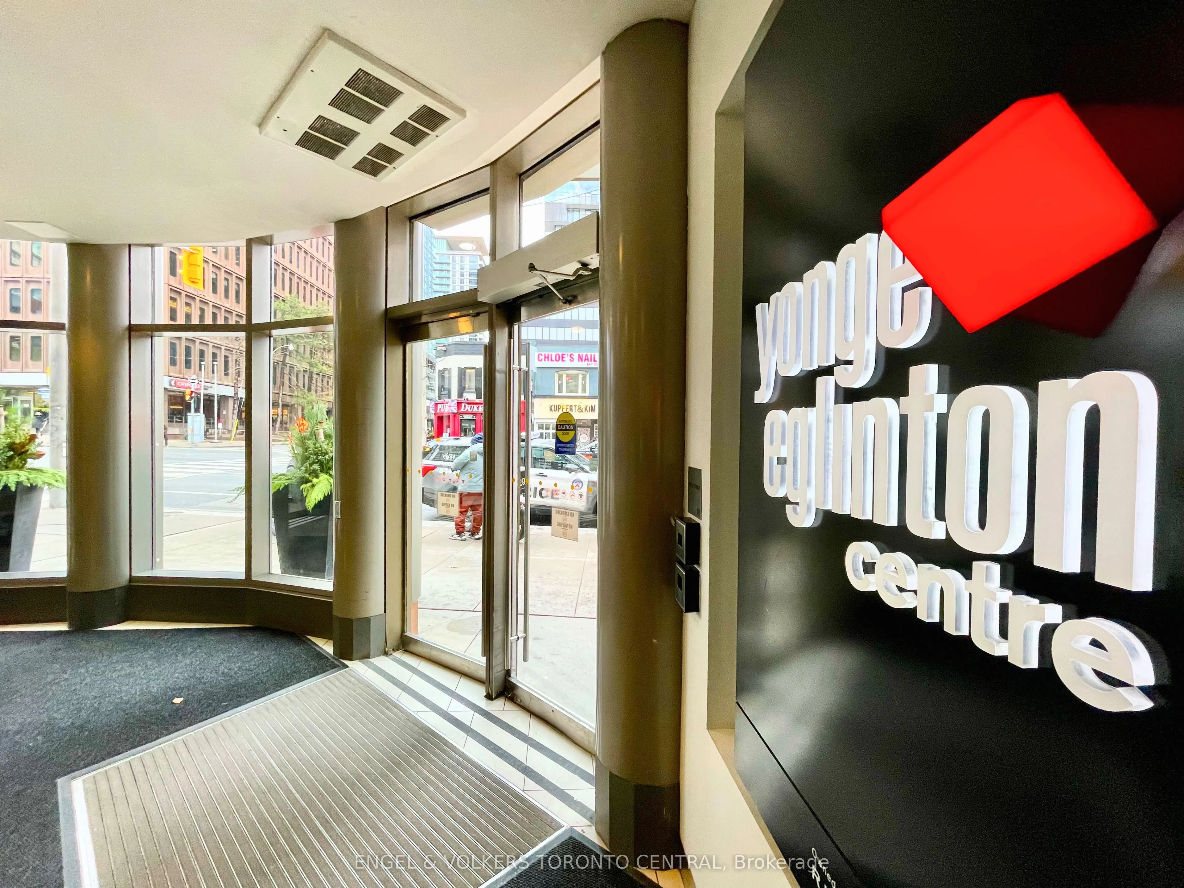 8 Eglinton Avenue E, #3002