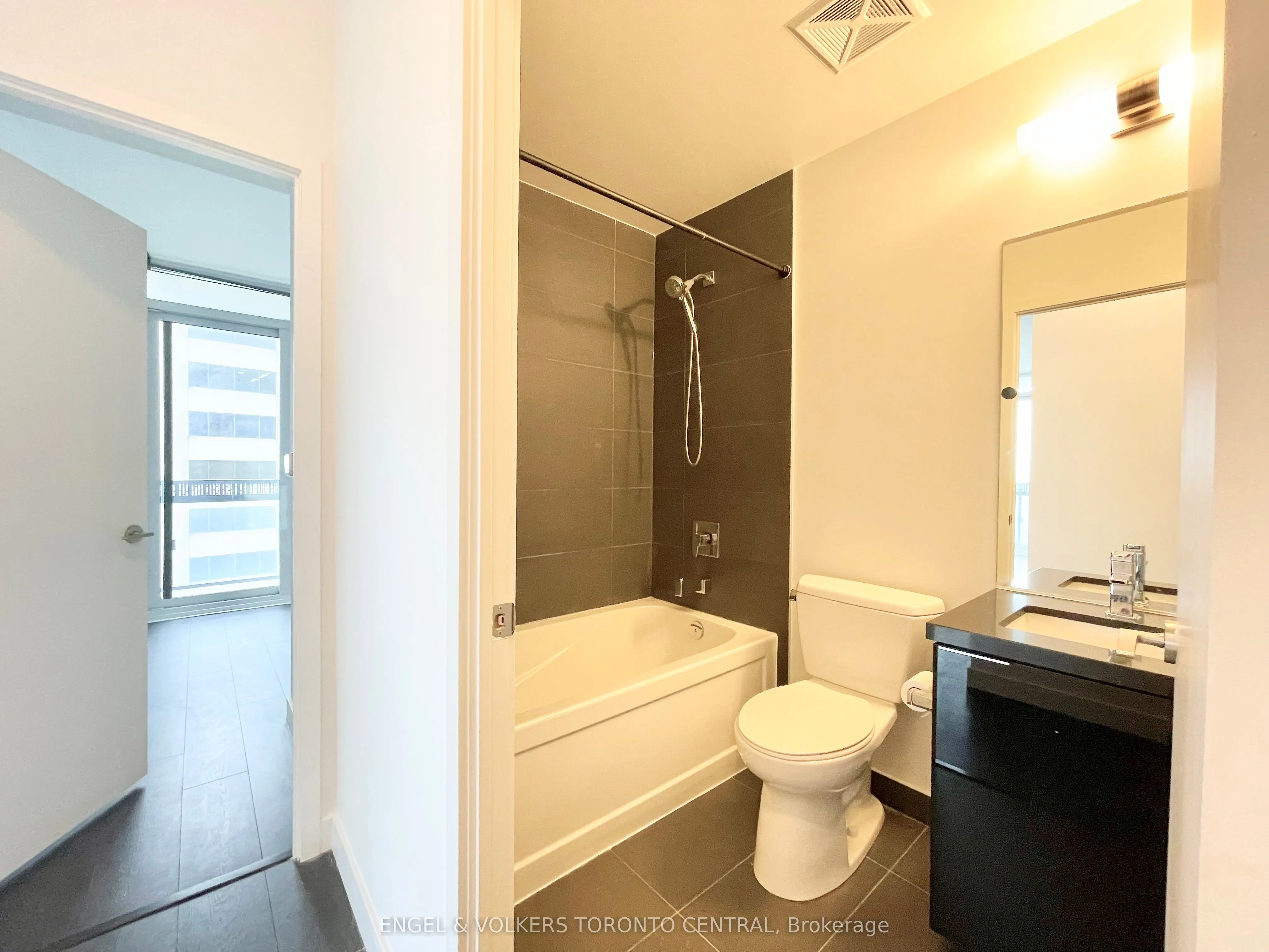 8 Eglinton Avenue E, #3002