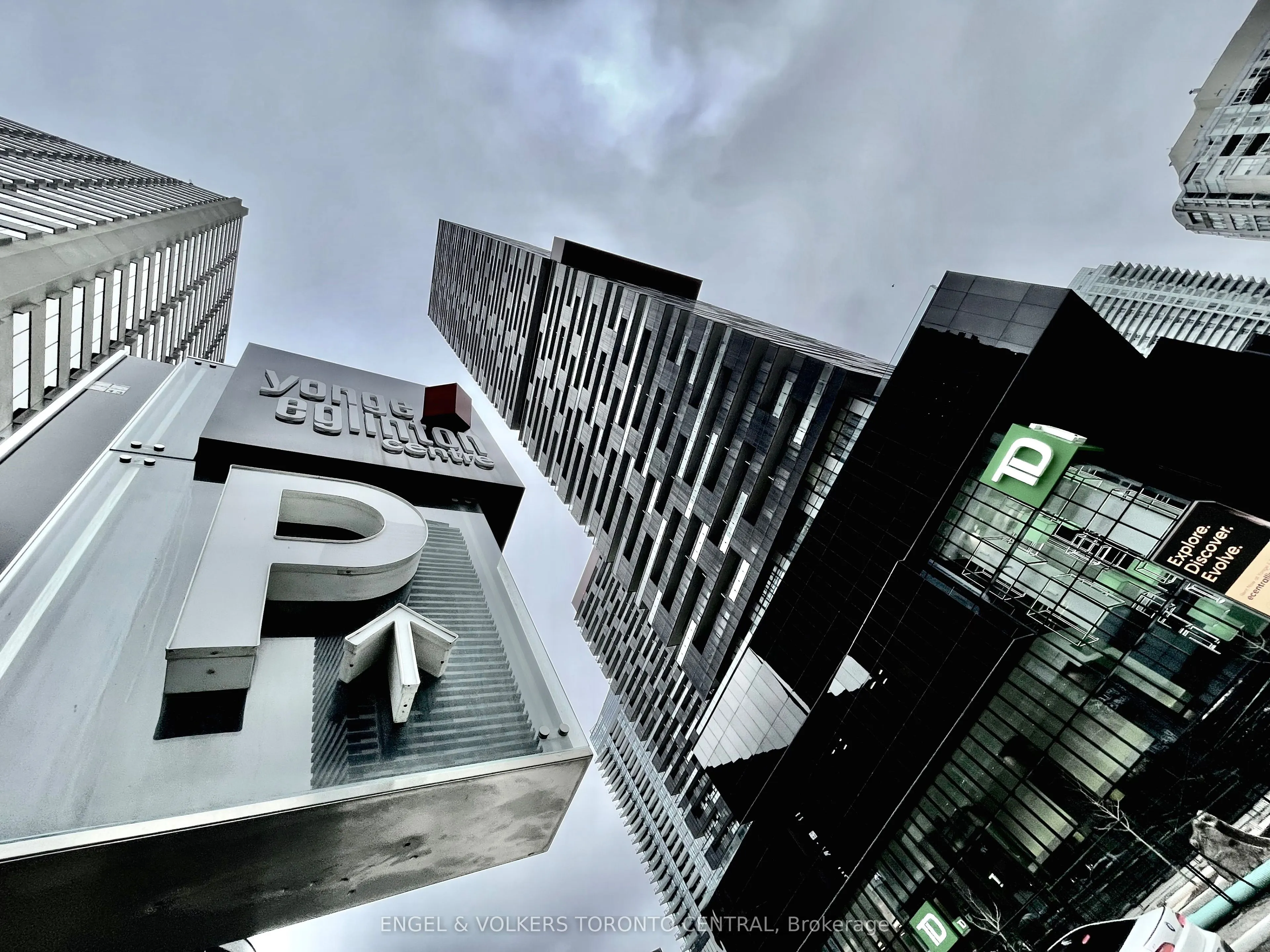 8 Eglinton Avenue E, #3002