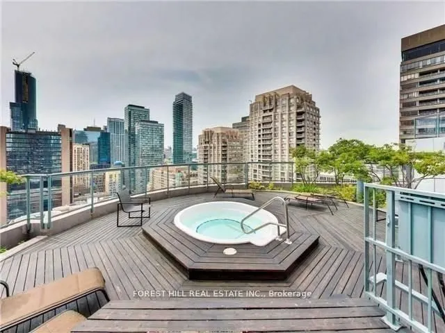 24 Wellesley Street W, #1204