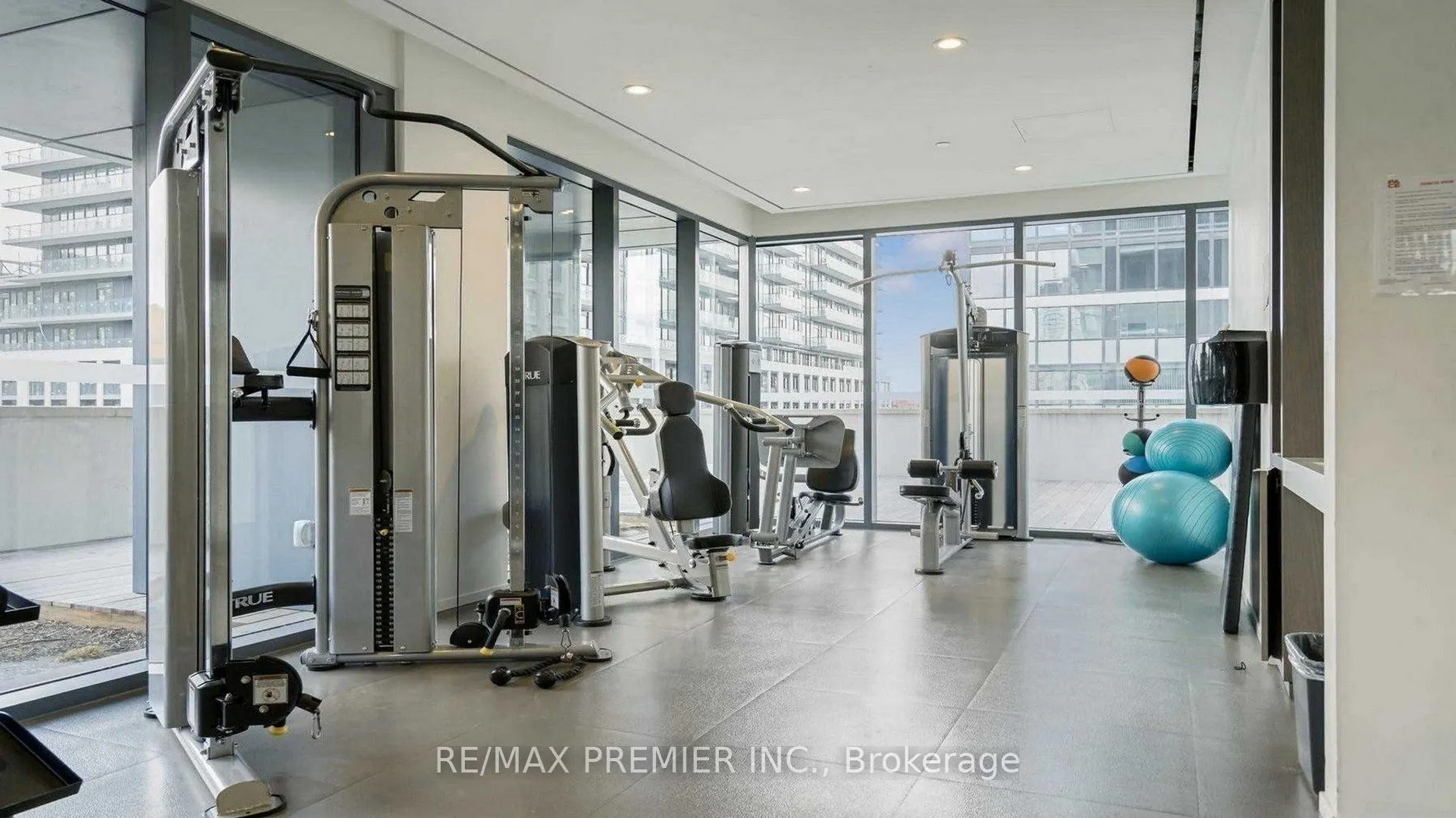 159 Dundas Street E, #901