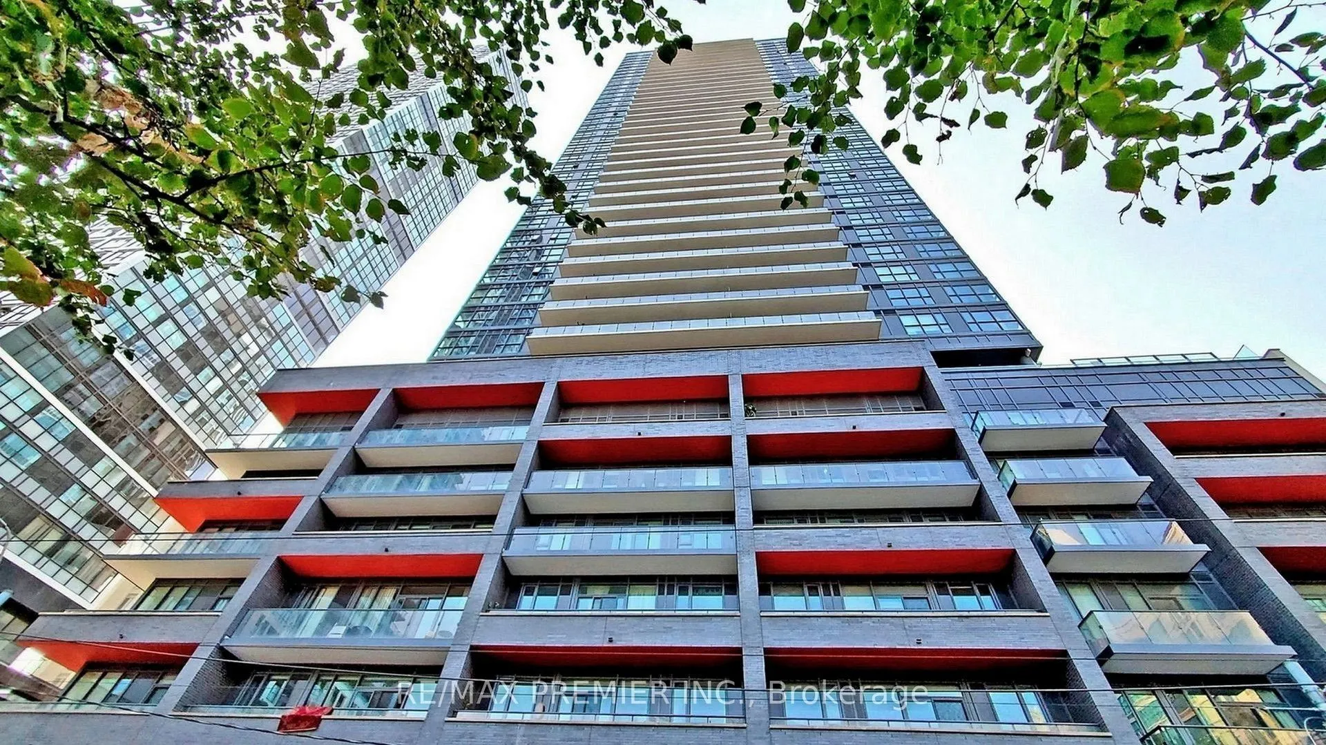 159 Dundas Street E, #901
