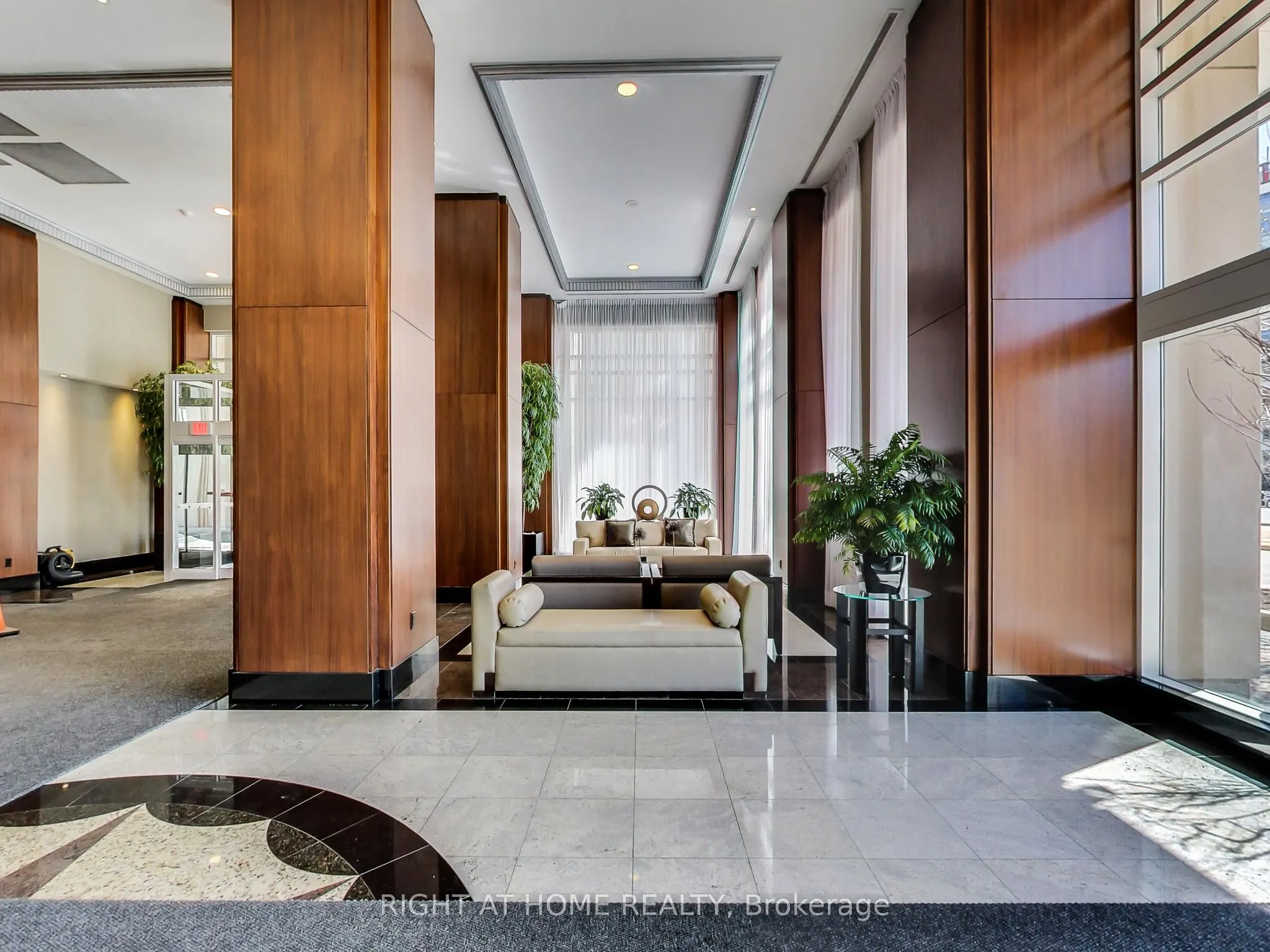 628 Fleet Street, #504