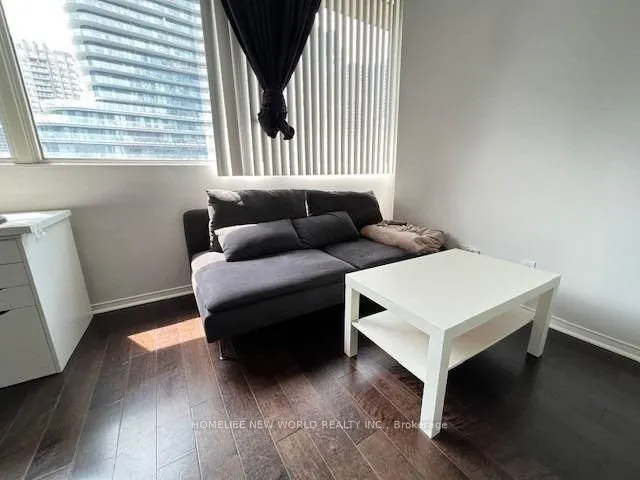 555 Yonge Street, #513
