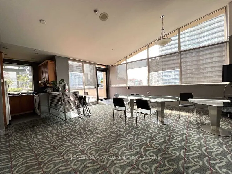 555 Yonge Street, #513