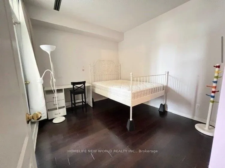555 Yonge Street, #513