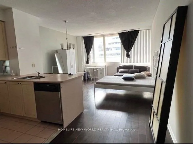 555 Yonge Street, #513