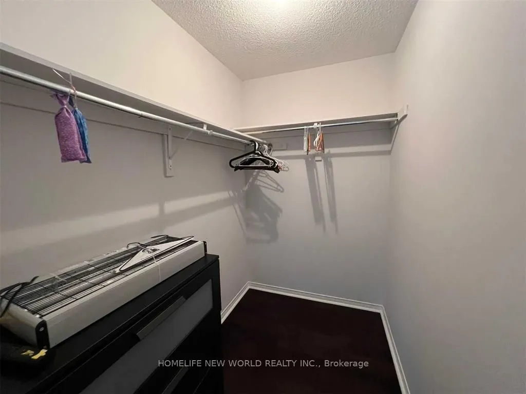 555 Yonge Street, #513