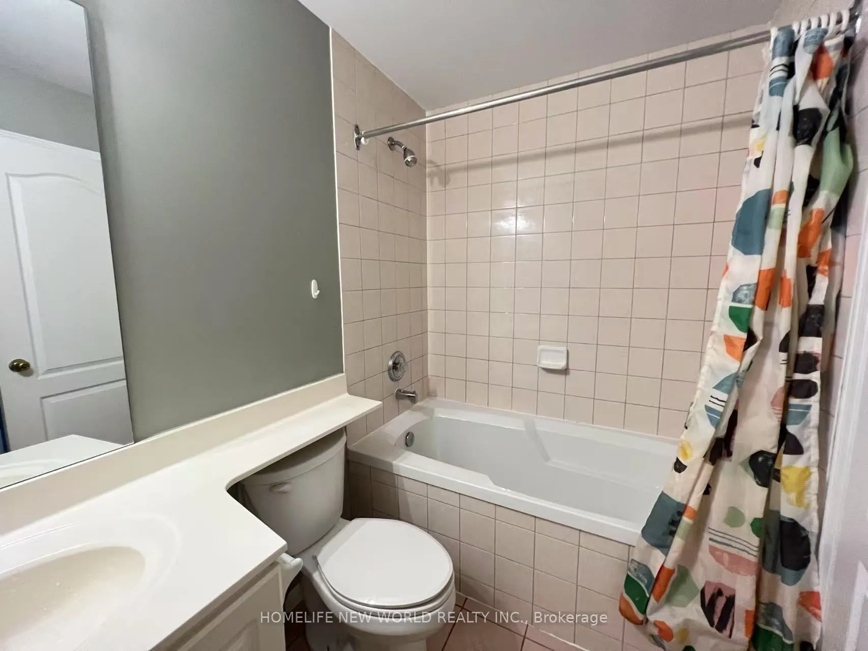 555 Yonge Street, #513