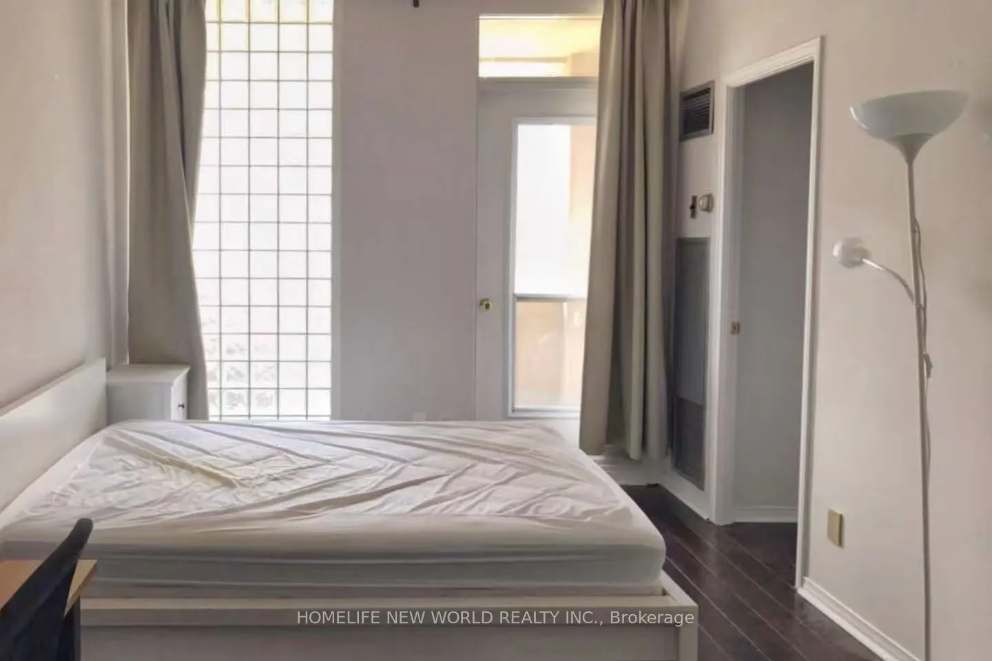555 Yonge Street, #513