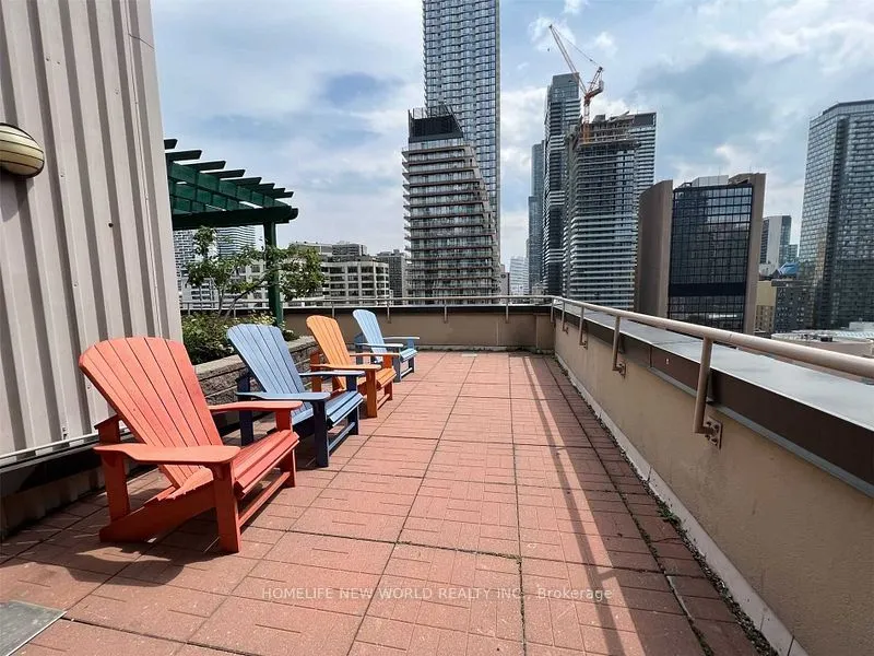 555 Yonge Street, #513