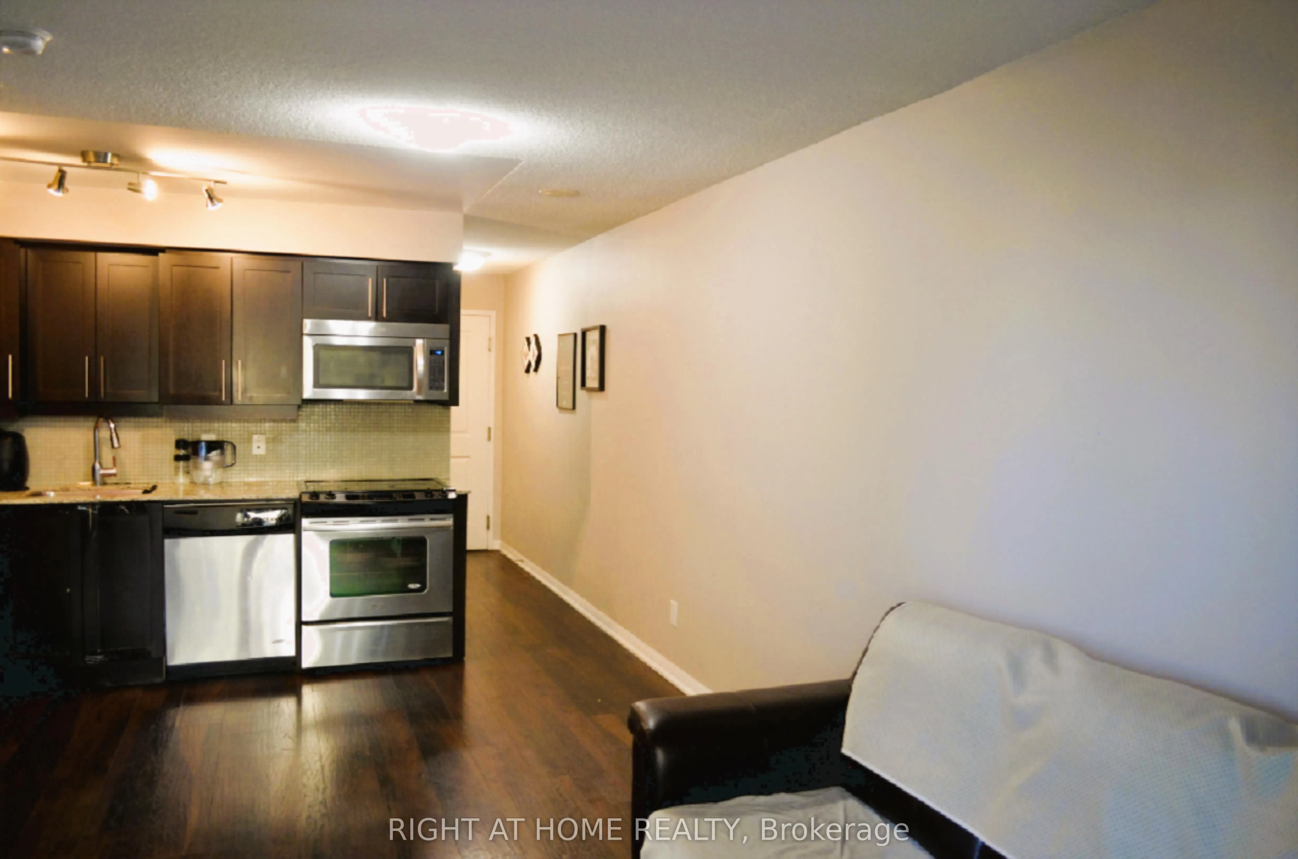 38 Grand Magazine Street, #1231
