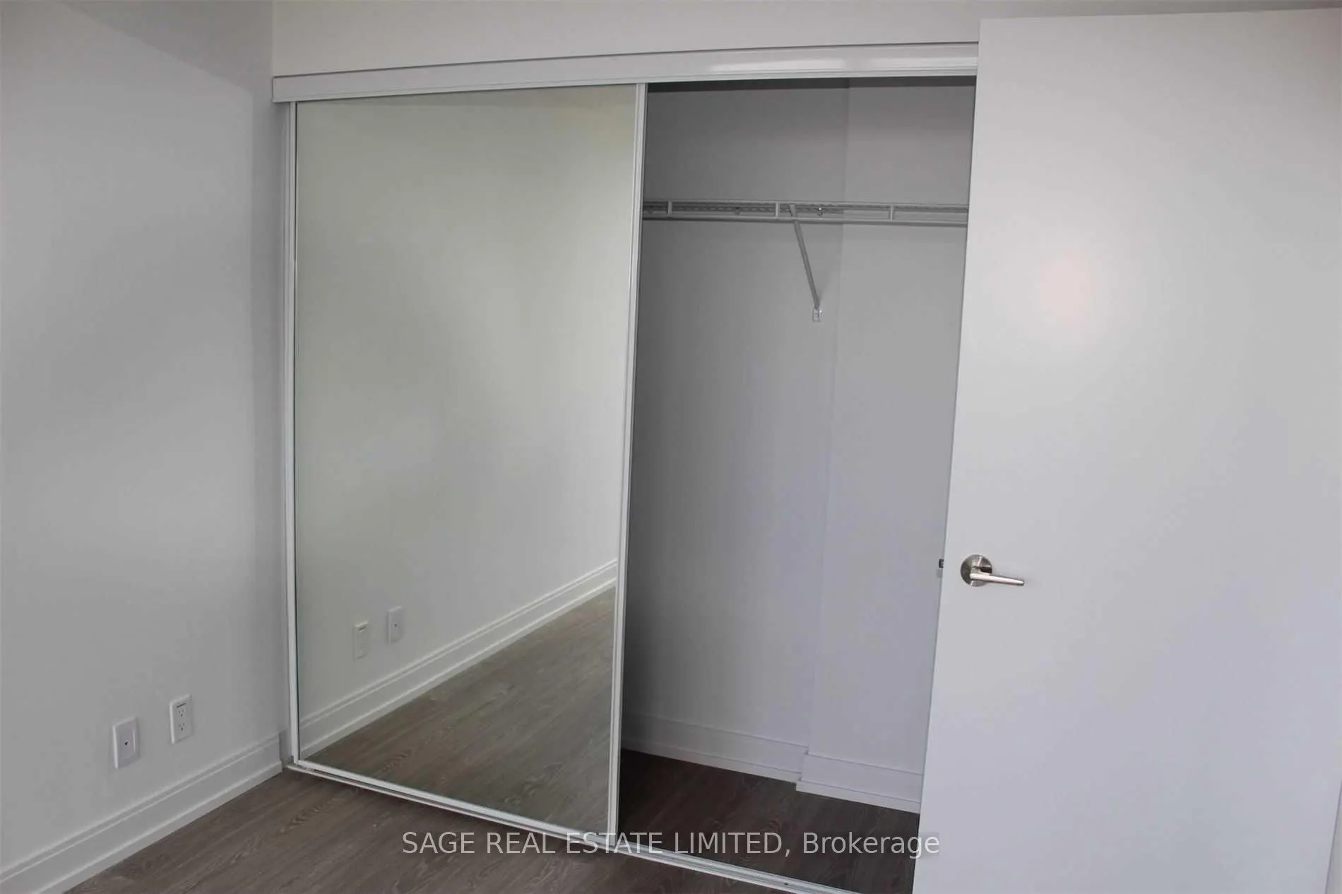 181 Dundas Street E, #5512