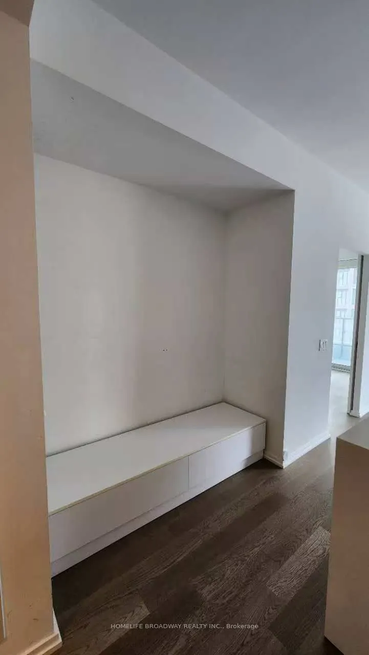 5 Soudan Avenue, #2210