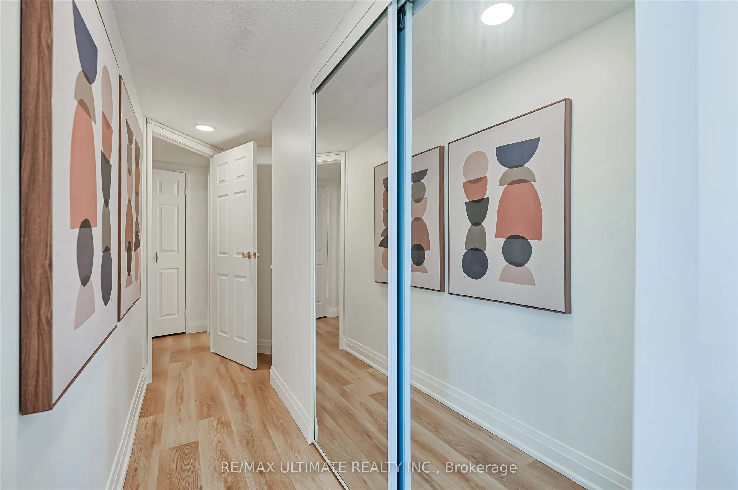 55 Centre Avenue, #2206