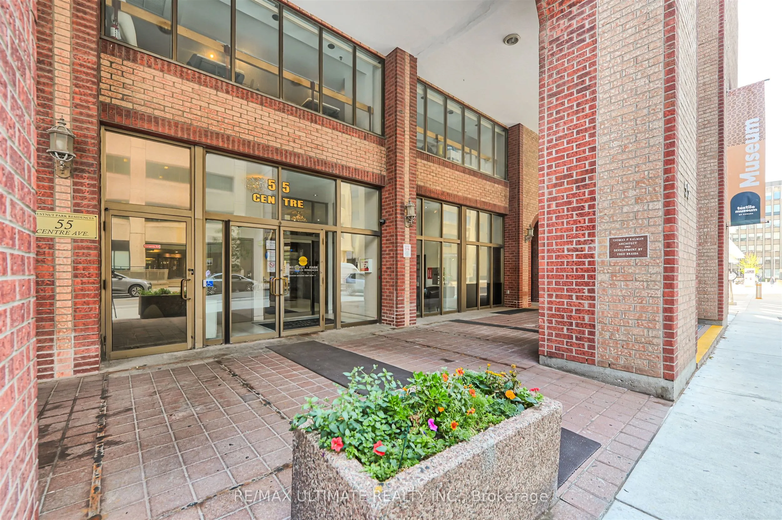 55 Centre Avenue, #2206