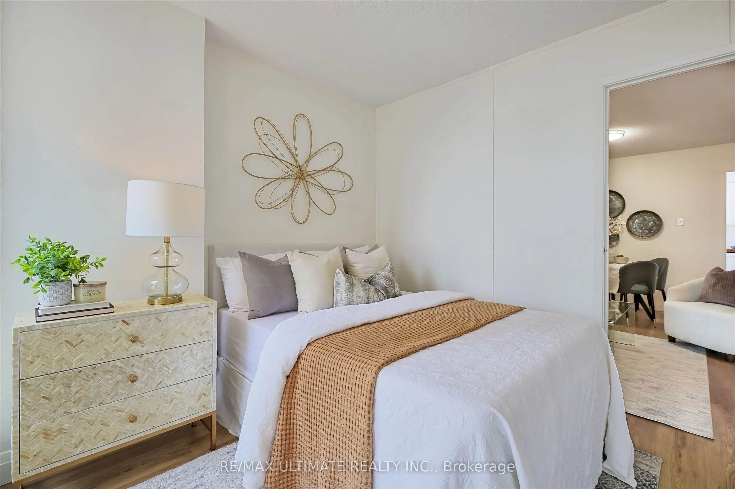 55 Centre Avenue, #2206