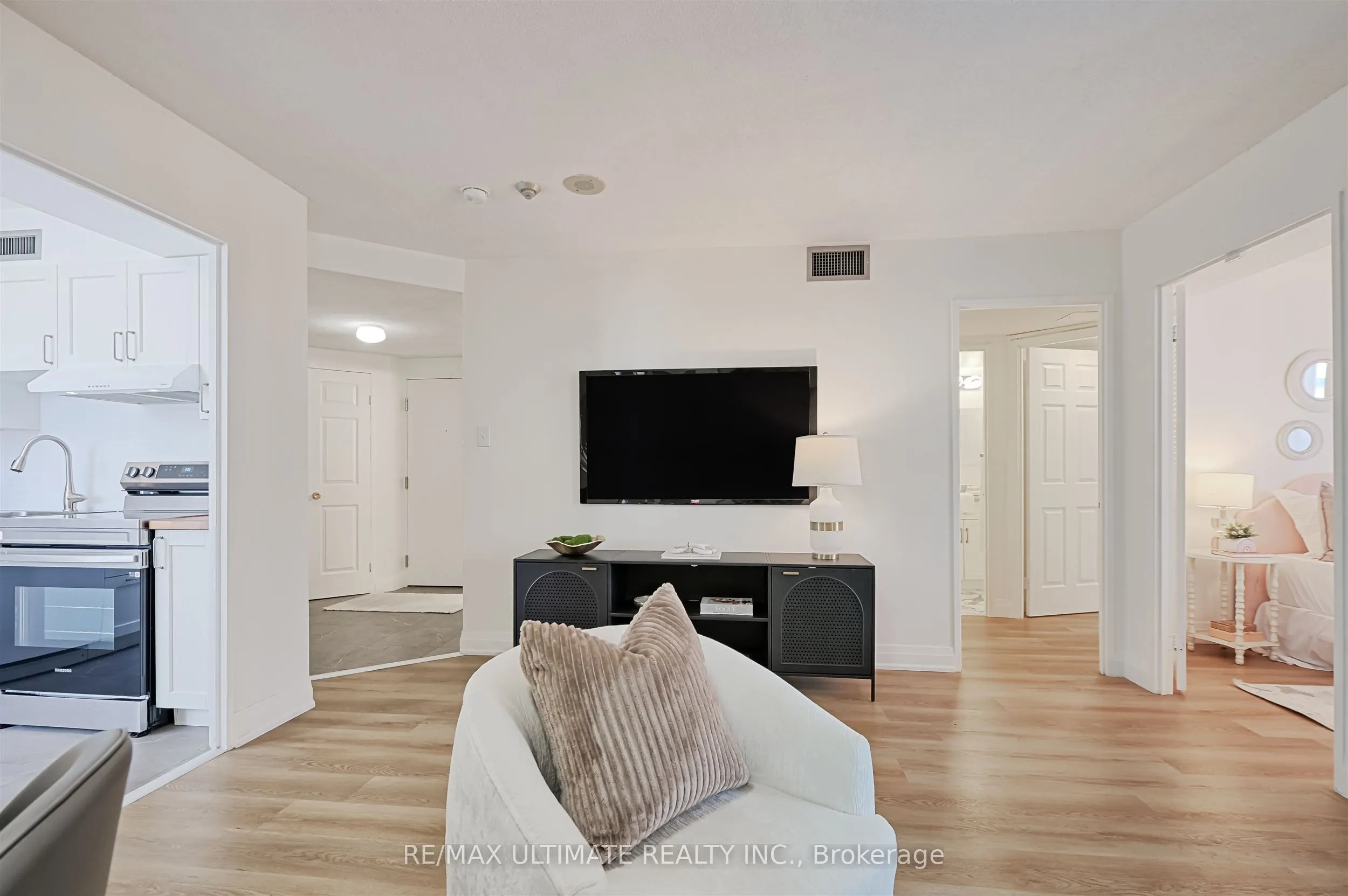 55 Centre Avenue, #2206