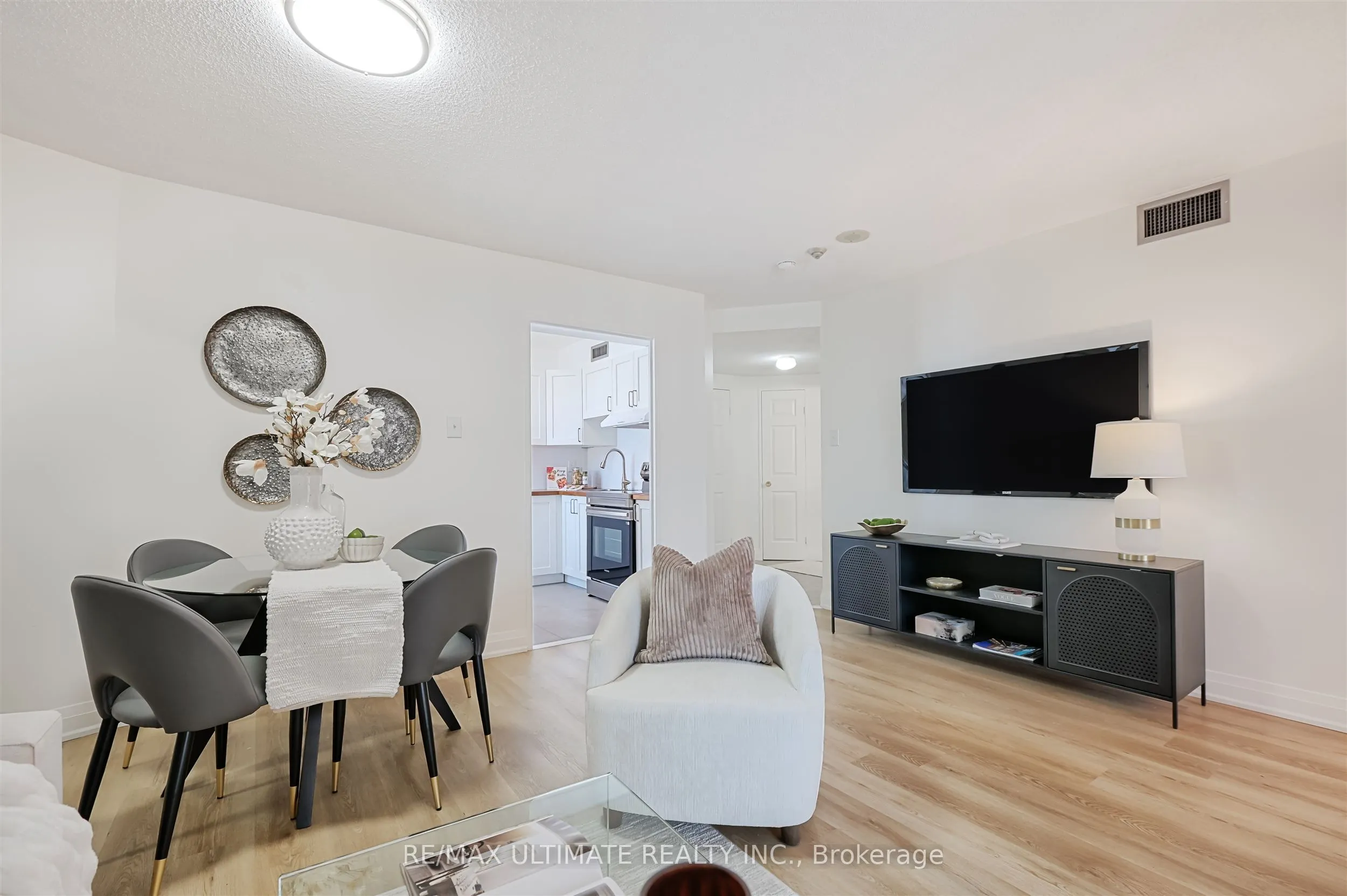 55 Centre Avenue, #2206