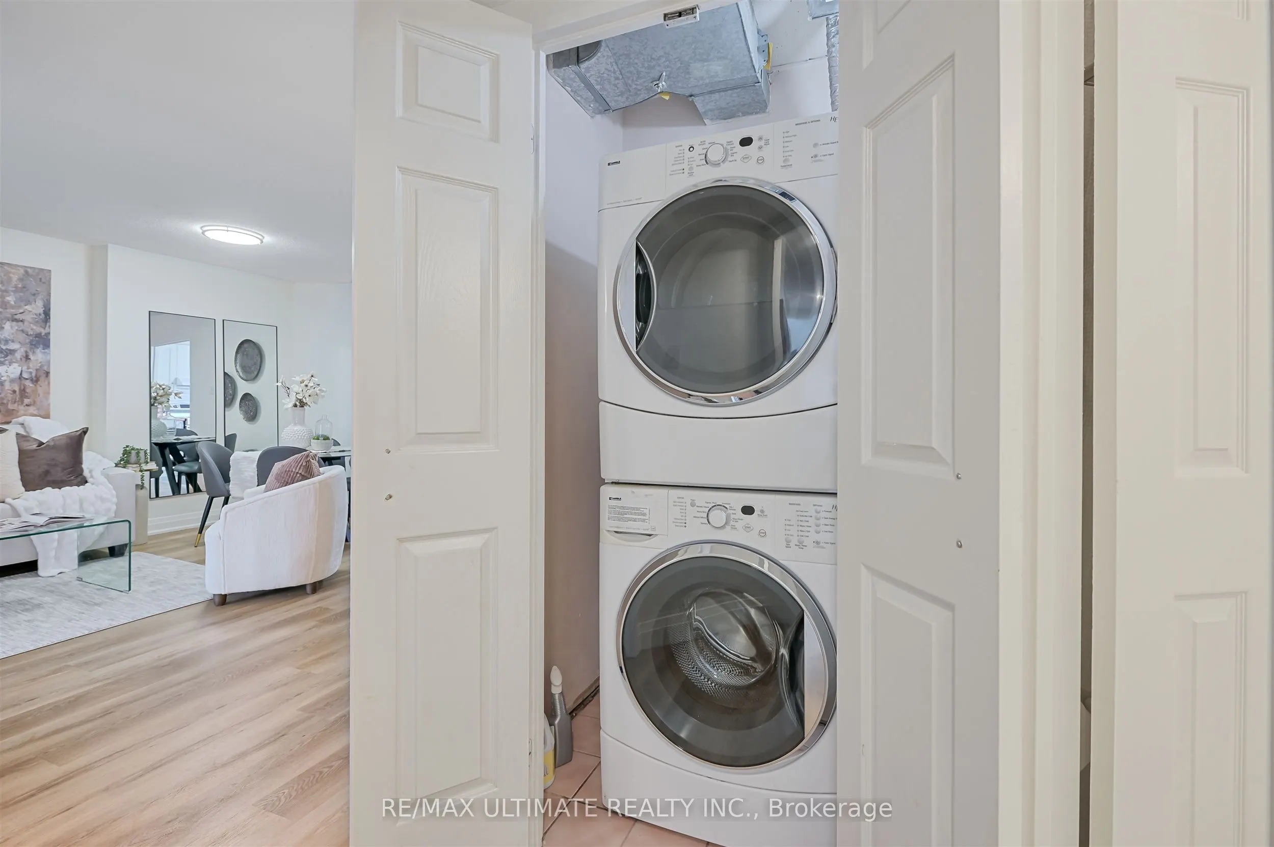 55 Centre Avenue, #2206