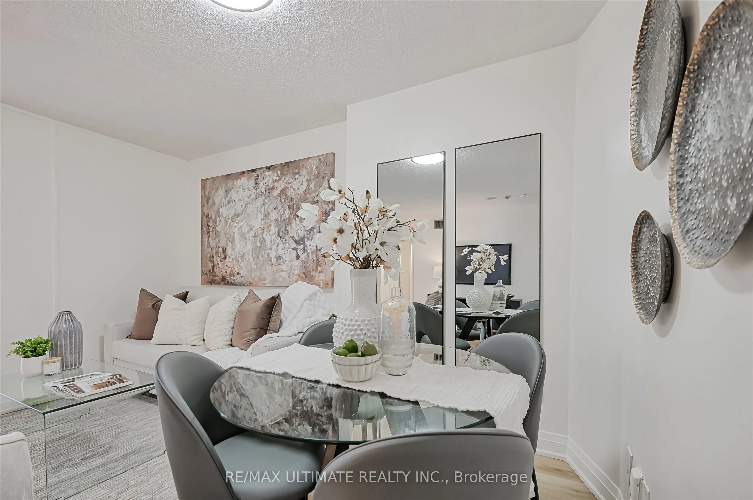 55 Centre Avenue, #2206