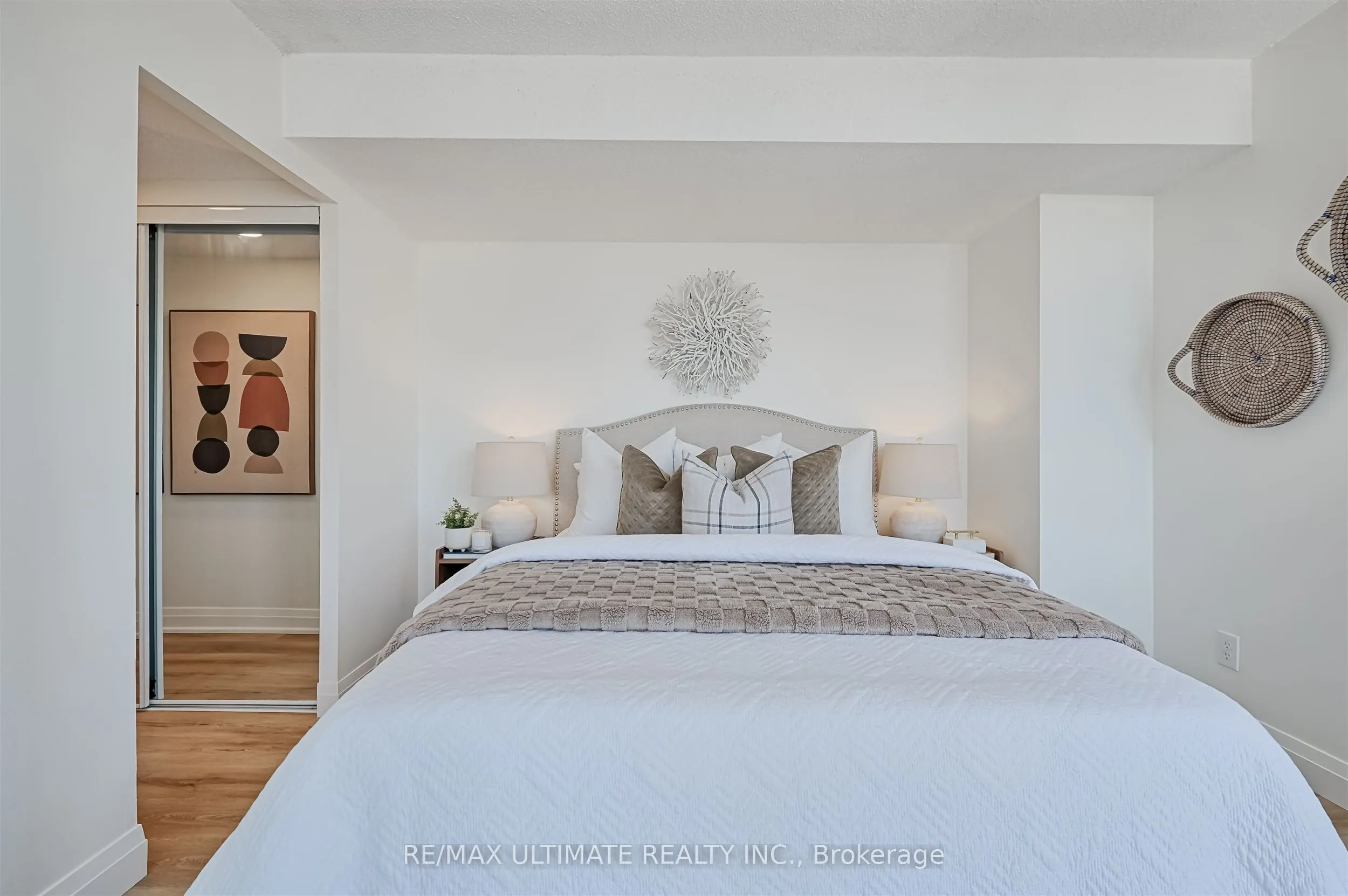 55 Centre Avenue, #2206